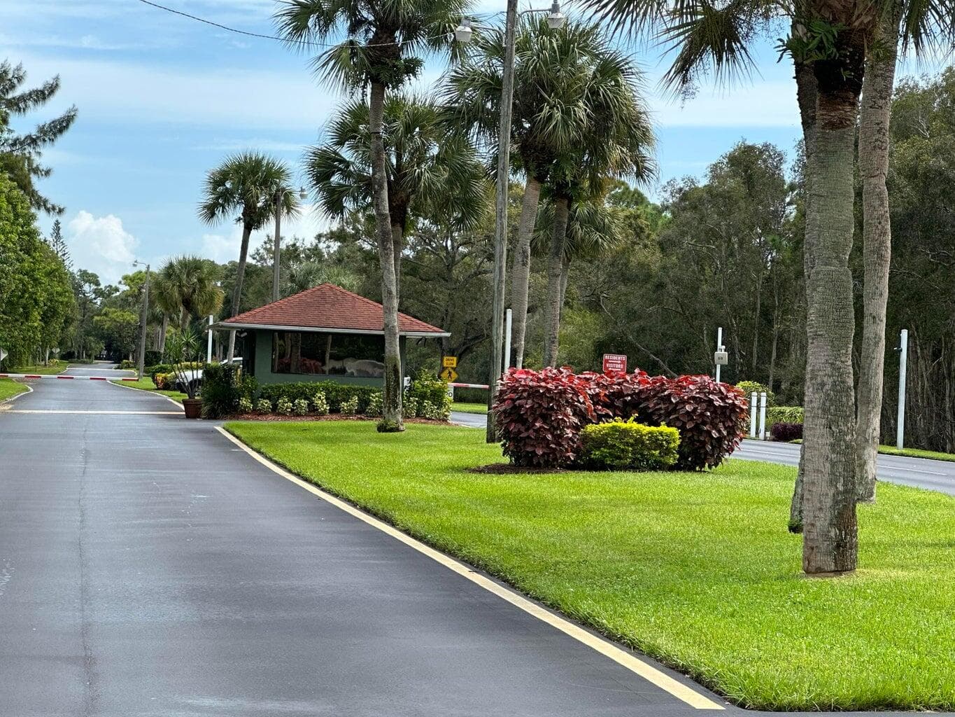 1212 Lakes End Drive D, Fort Pierce, FL 34982 — photo 32 of 35