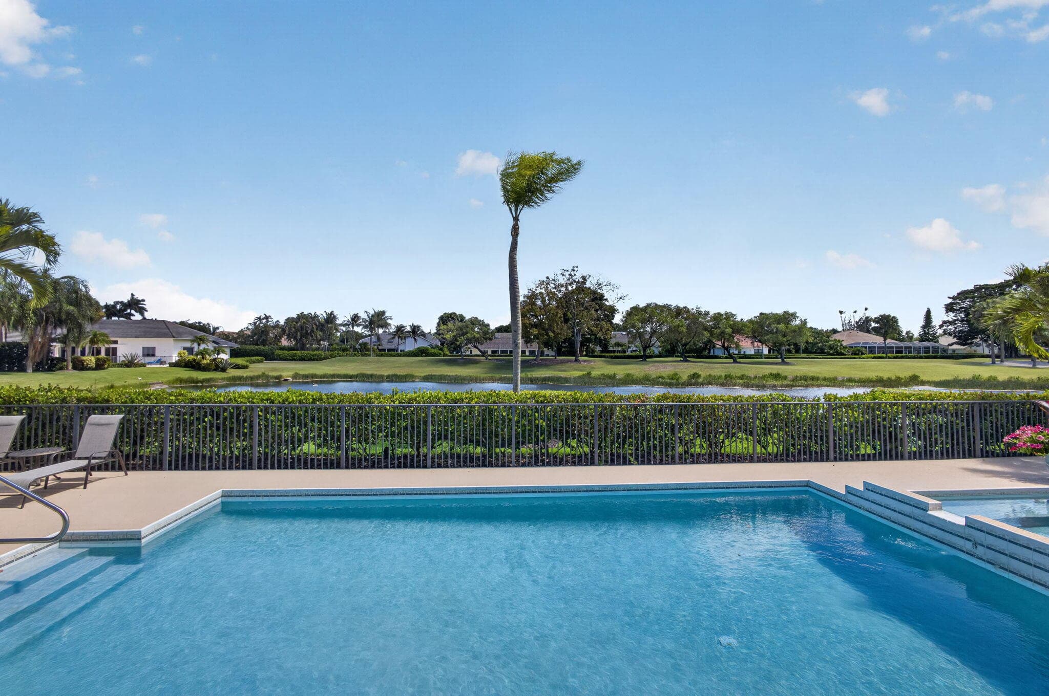 83 Sandbourne Lane, Palm Beach Gardens, FL 33418 — photo 12 of 77