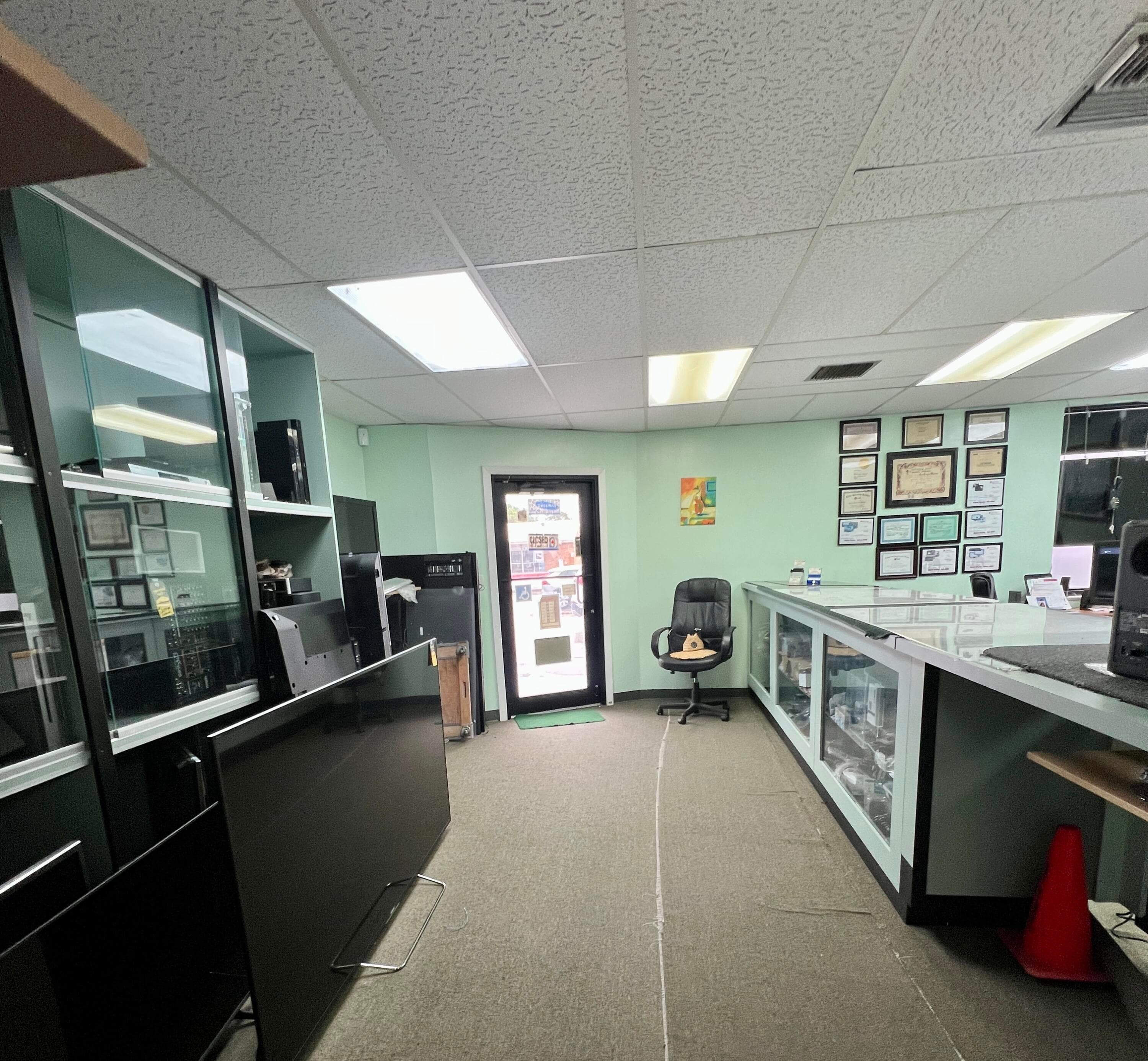 287 E Oakland Park Boulevard, Fort Lauderdale, FL 33334 — photo 3 of 9