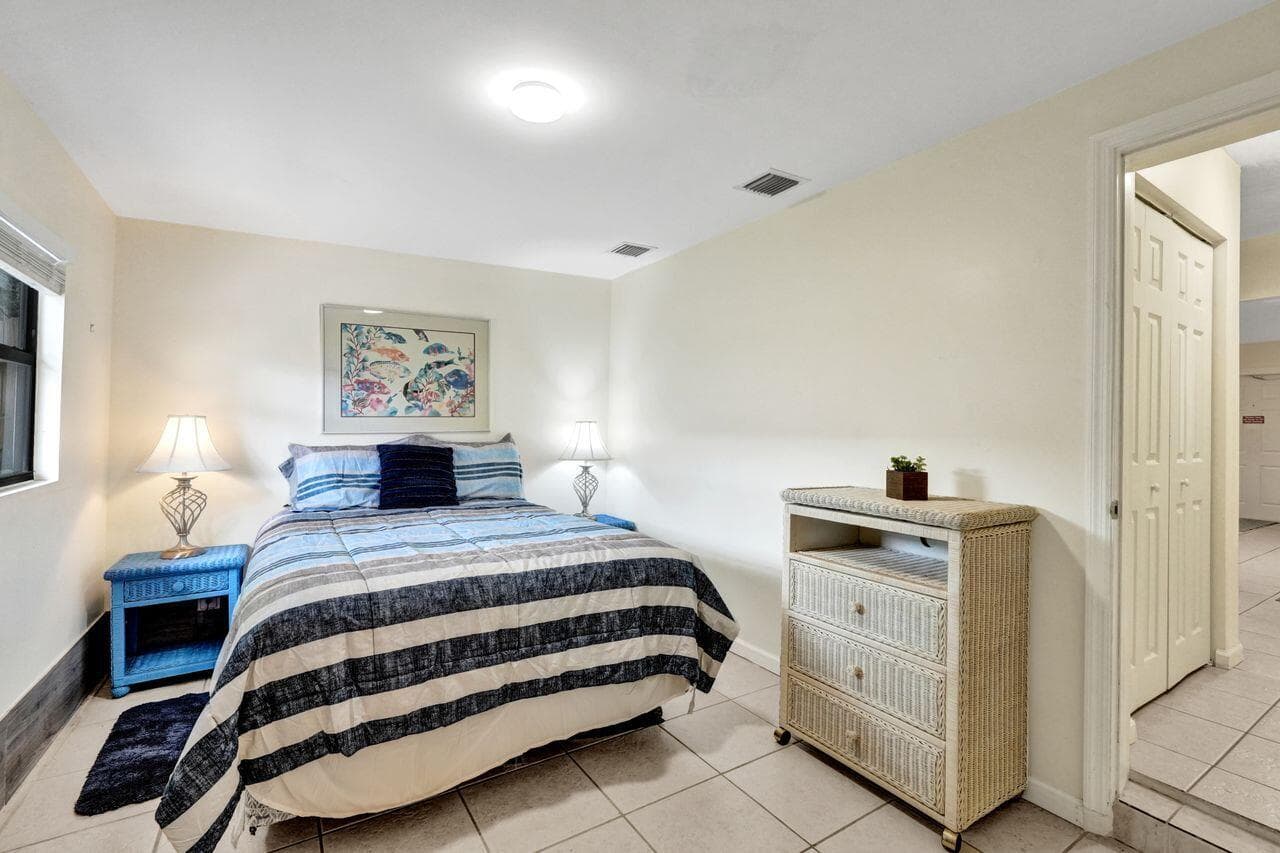 1718 Ridge Road, North Palm Beach, FL 33408 — photo 19 of 38
