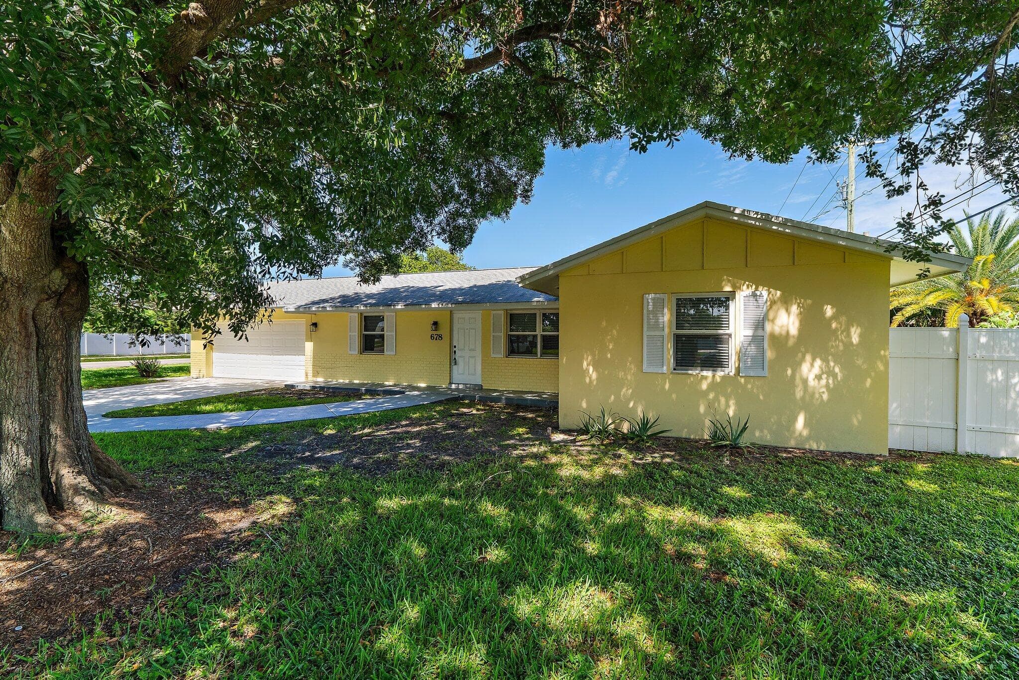 678 Riverside Drive, Palm Beach Gardens, FL 33410 — photo 8 of 44