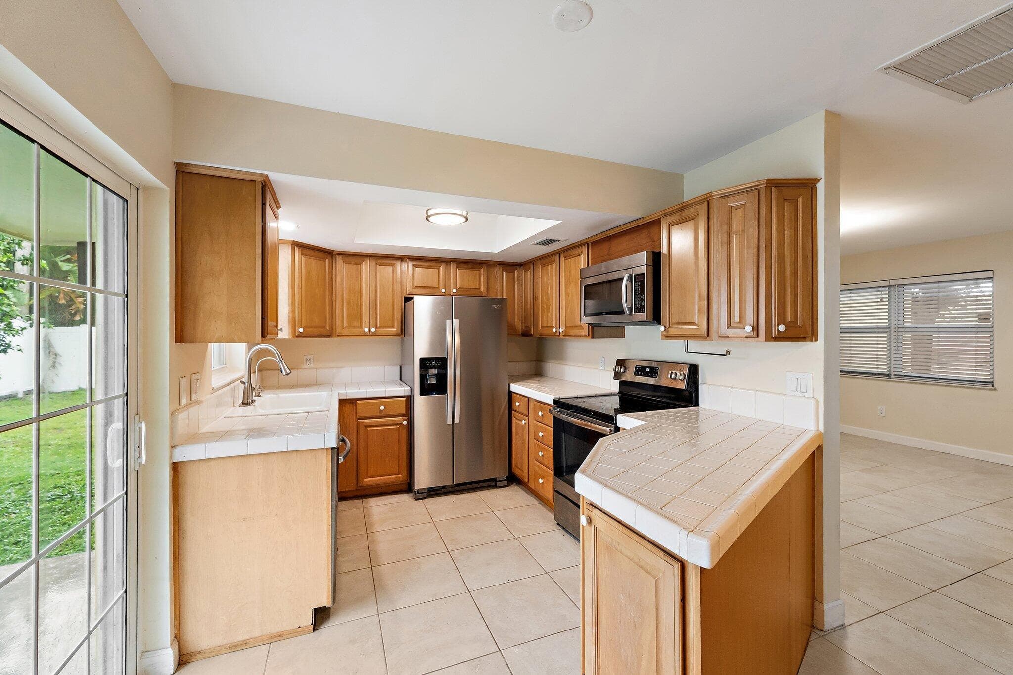 678 Riverside Drive, Palm Beach Gardens, FL 33410 — photo 13 of 44