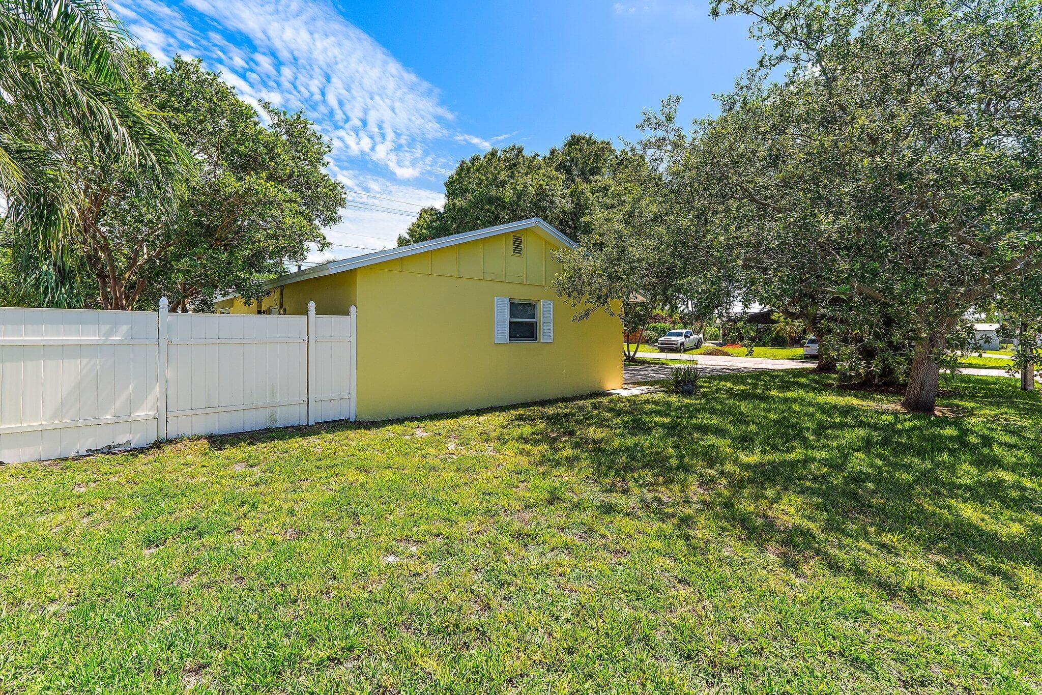 678 Riverside Drive, Palm Beach Gardens, FL 33410 — photo 38 of 44