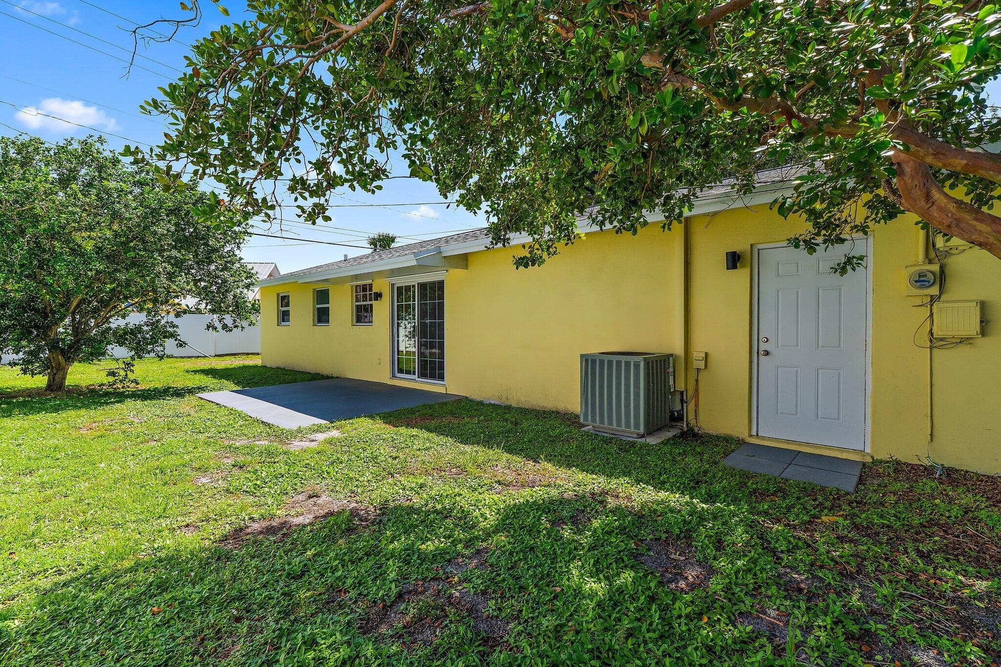 678 Riverside Drive, Palm Beach Gardens, FL 33410 — photo 40 of 44