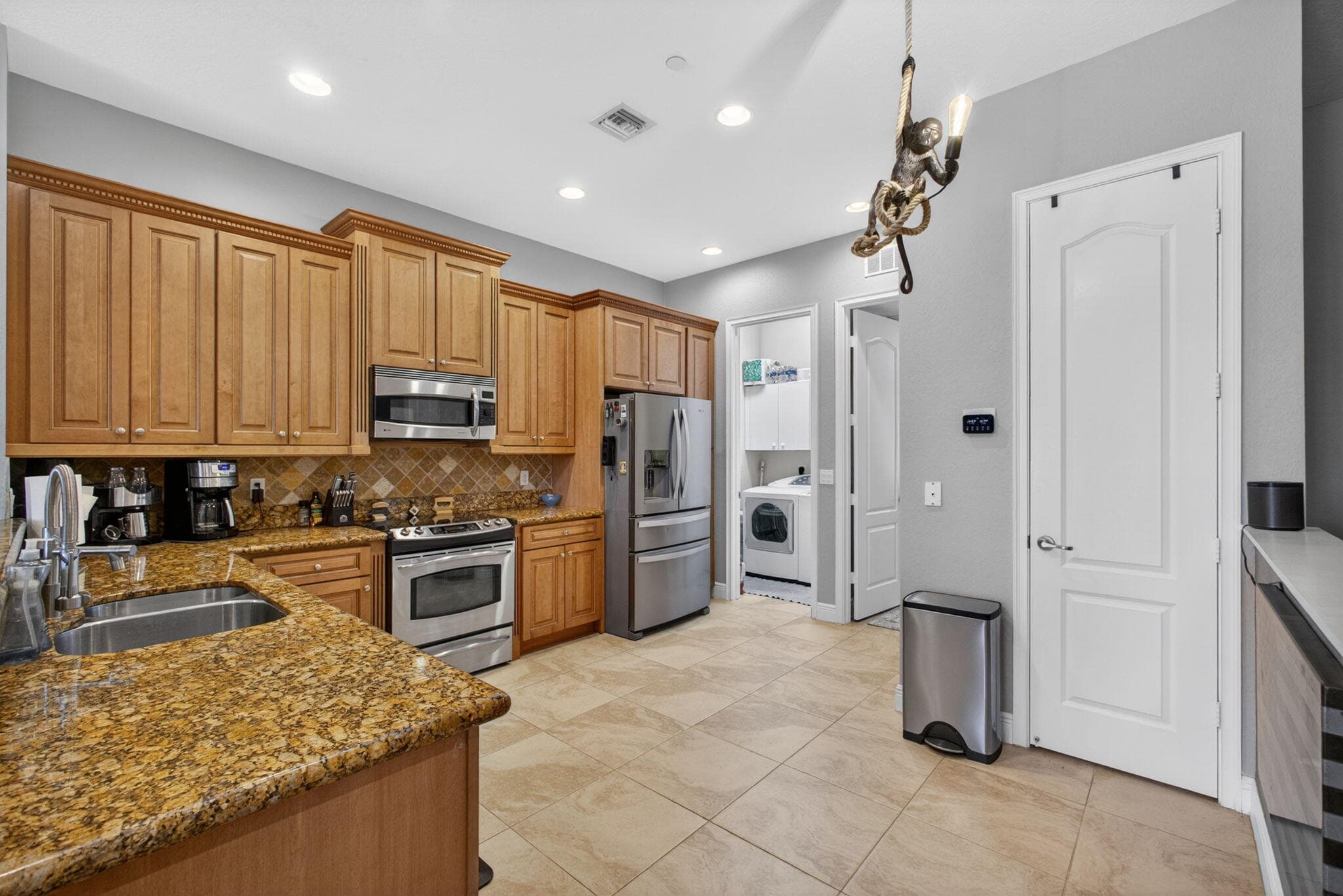 4710 Artesa Way E, Palm Beach Gardens, FL 33418 — photo 8 of 51