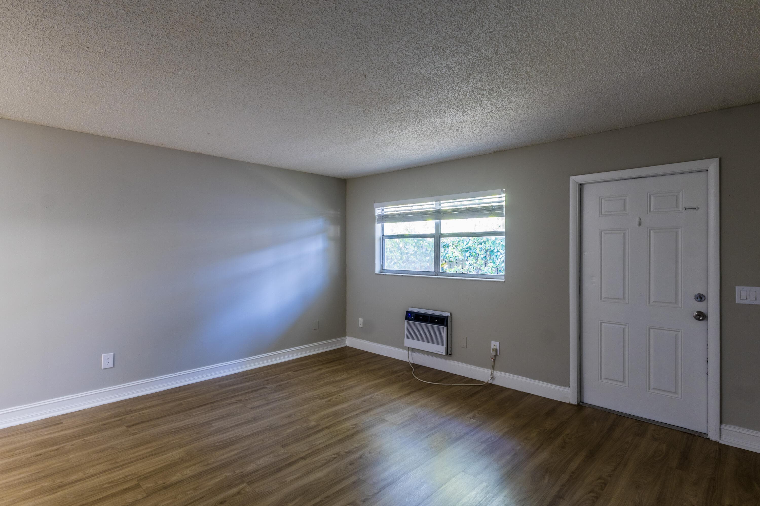 417 N E Street 36, Lake Worth Beach, FL 33460 — photo 3 of 13