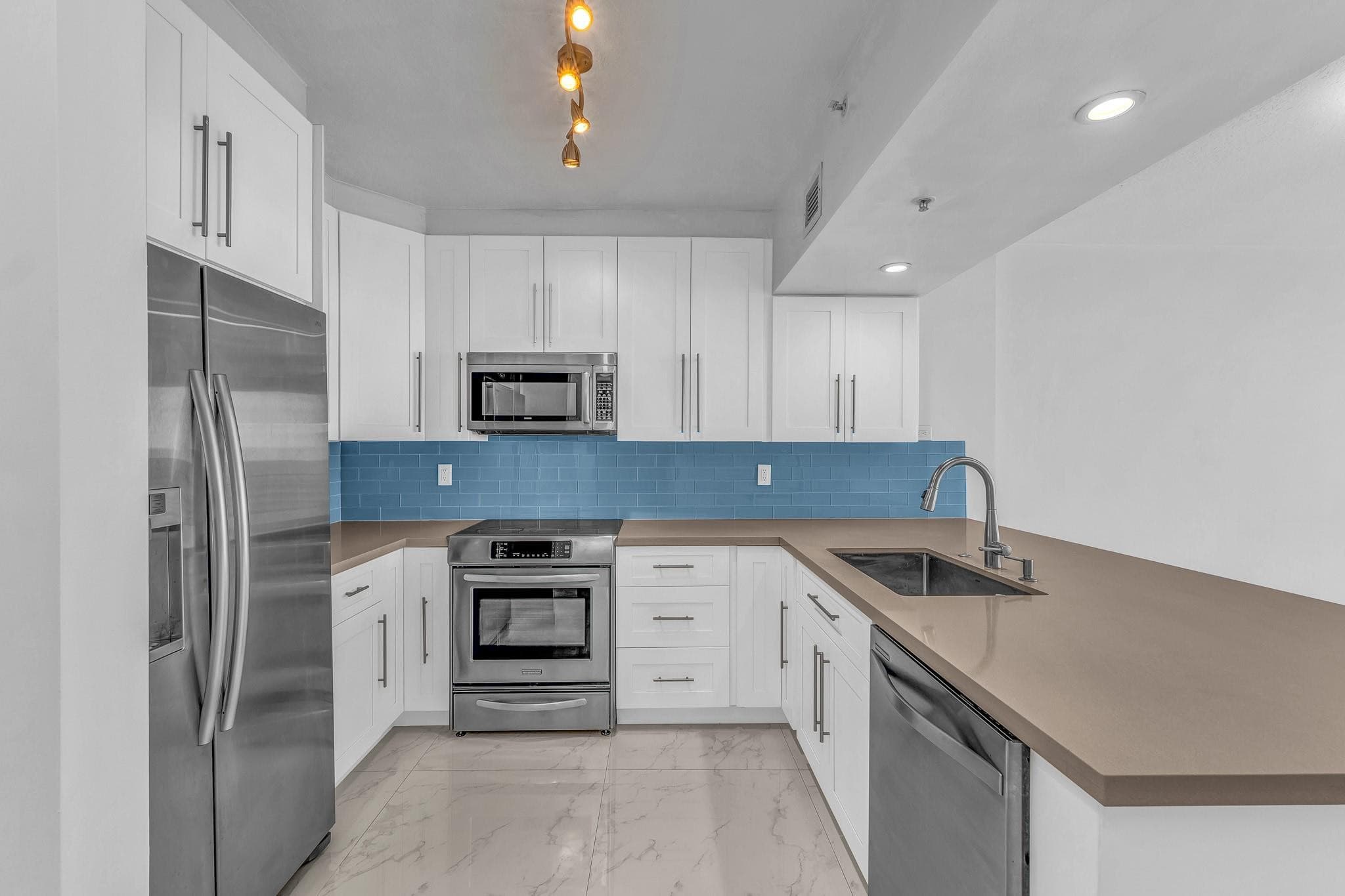 3020 NE 32nd Street Unit 905, Fort Lauderdale, FL 33306 — photo 8 of 50