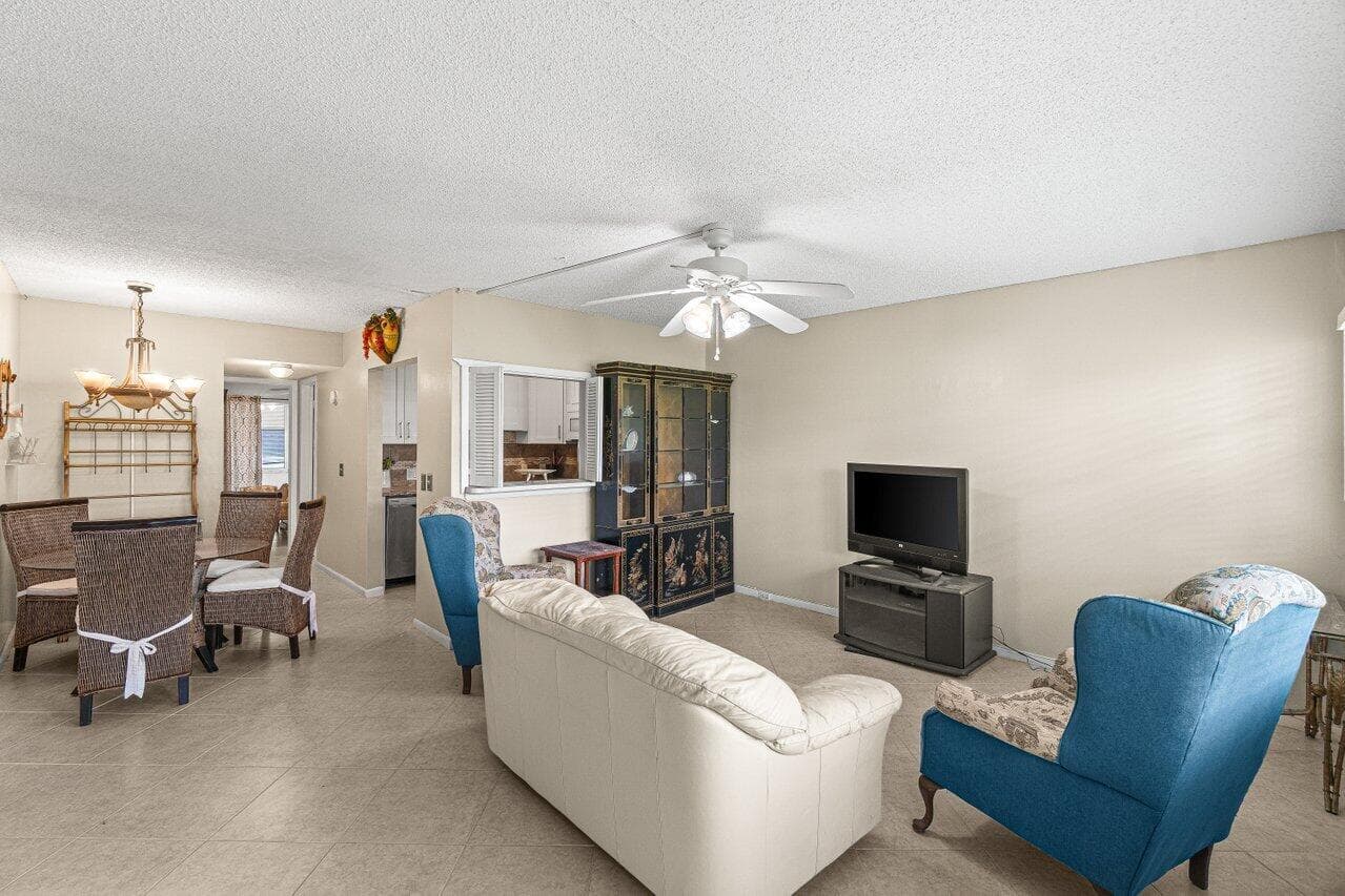 175 Suffolk E, Boca Raton, FL 33434 — photo 5 of 23