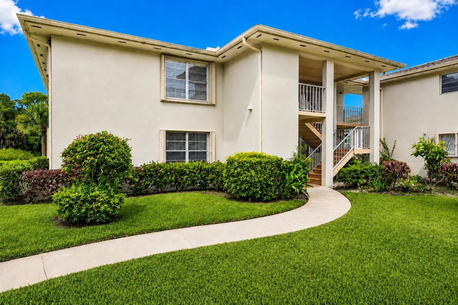 1 Lake Vista Trail 207, Port St. Lucie, FL 34952 — photo 1 of 28