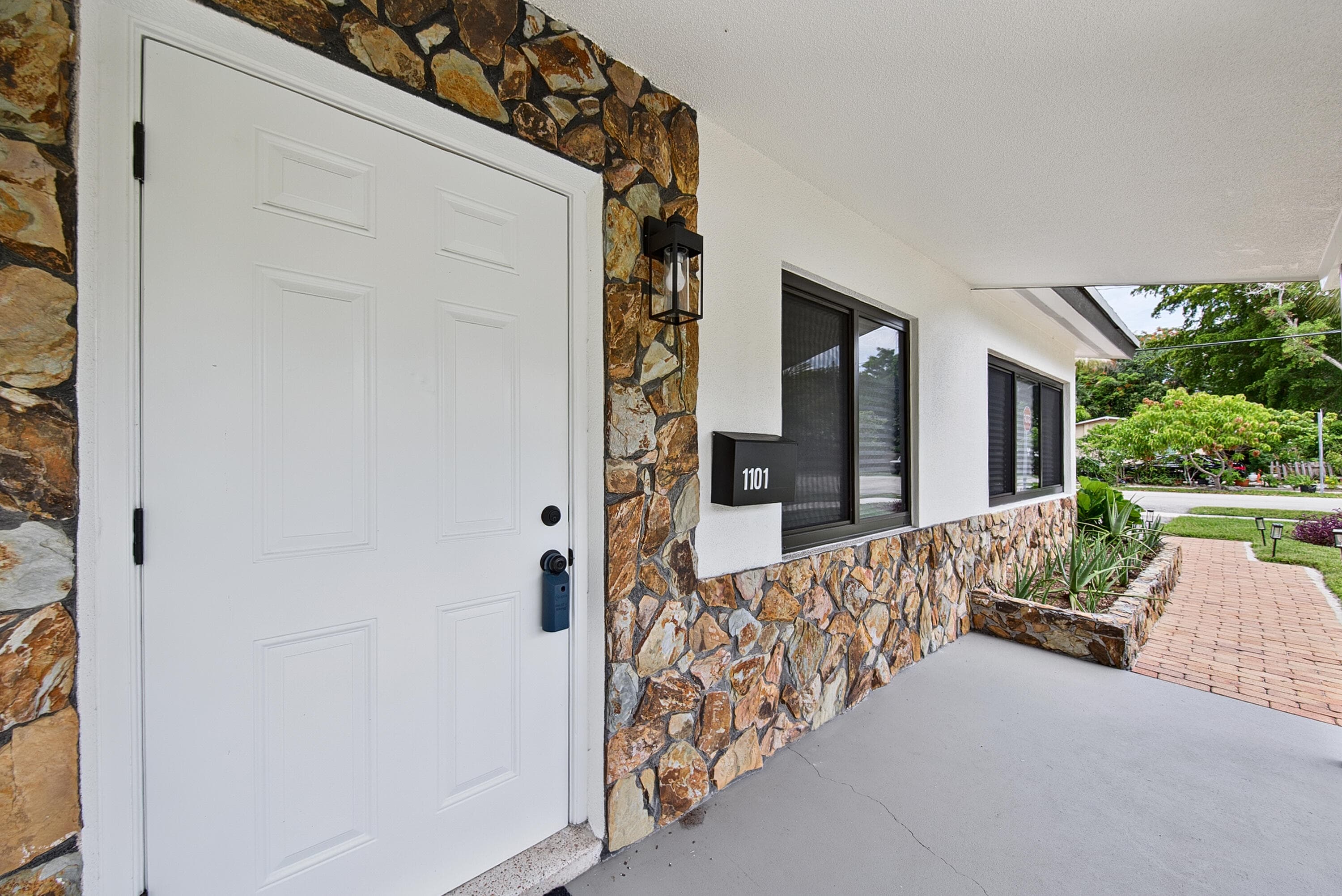 1101 SW 19th Avenue, Fort Lauderdale, FL 33312 — photo 15 of 45