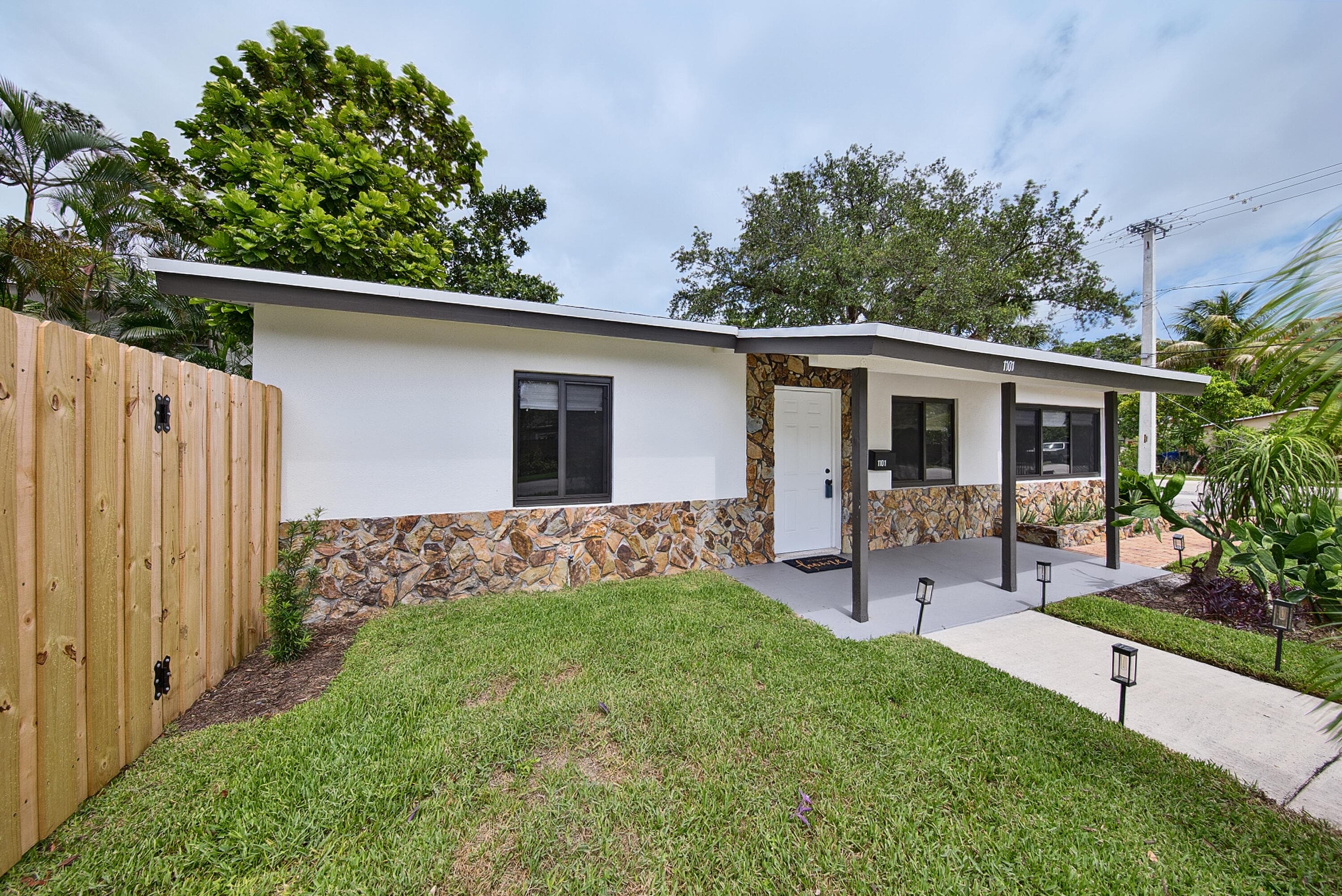 1101 SW 19th Avenue, Fort Lauderdale, FL 33312 — photo 1 of 45