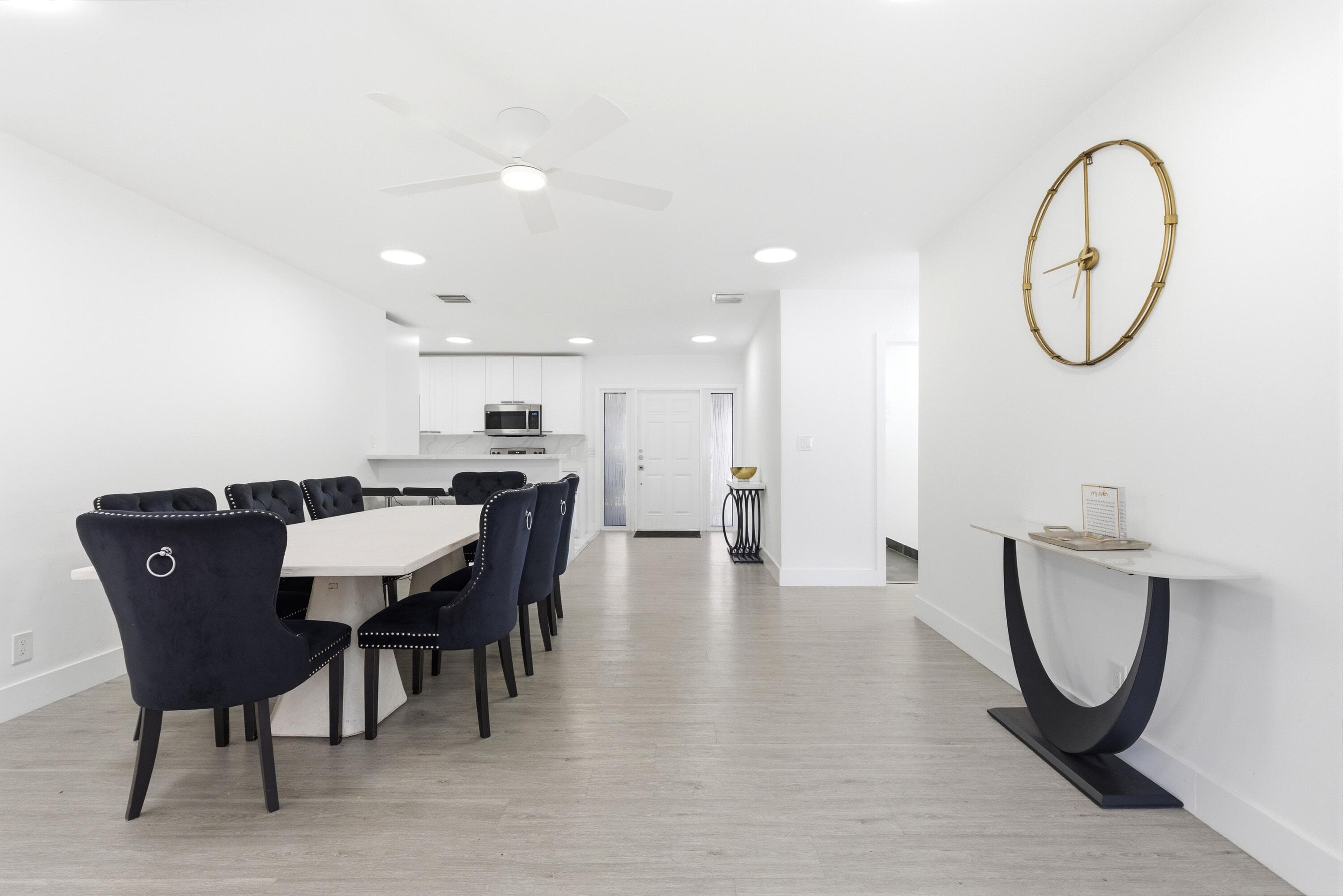 6444 Oak Street, Hollywood, FL 33024 — photo 10 of 32