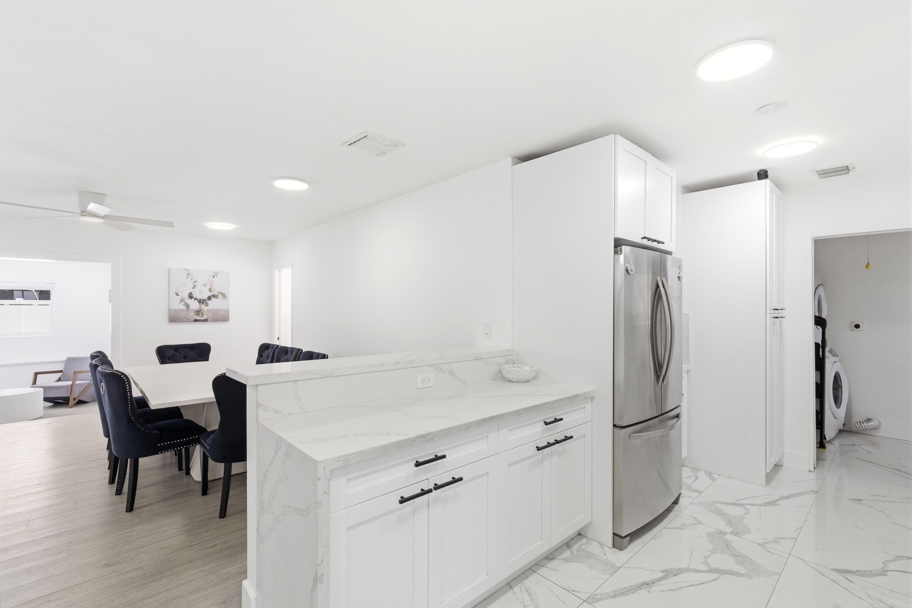 6444 Oak Street, Hollywood, FL 33024 — photo 5 of 32