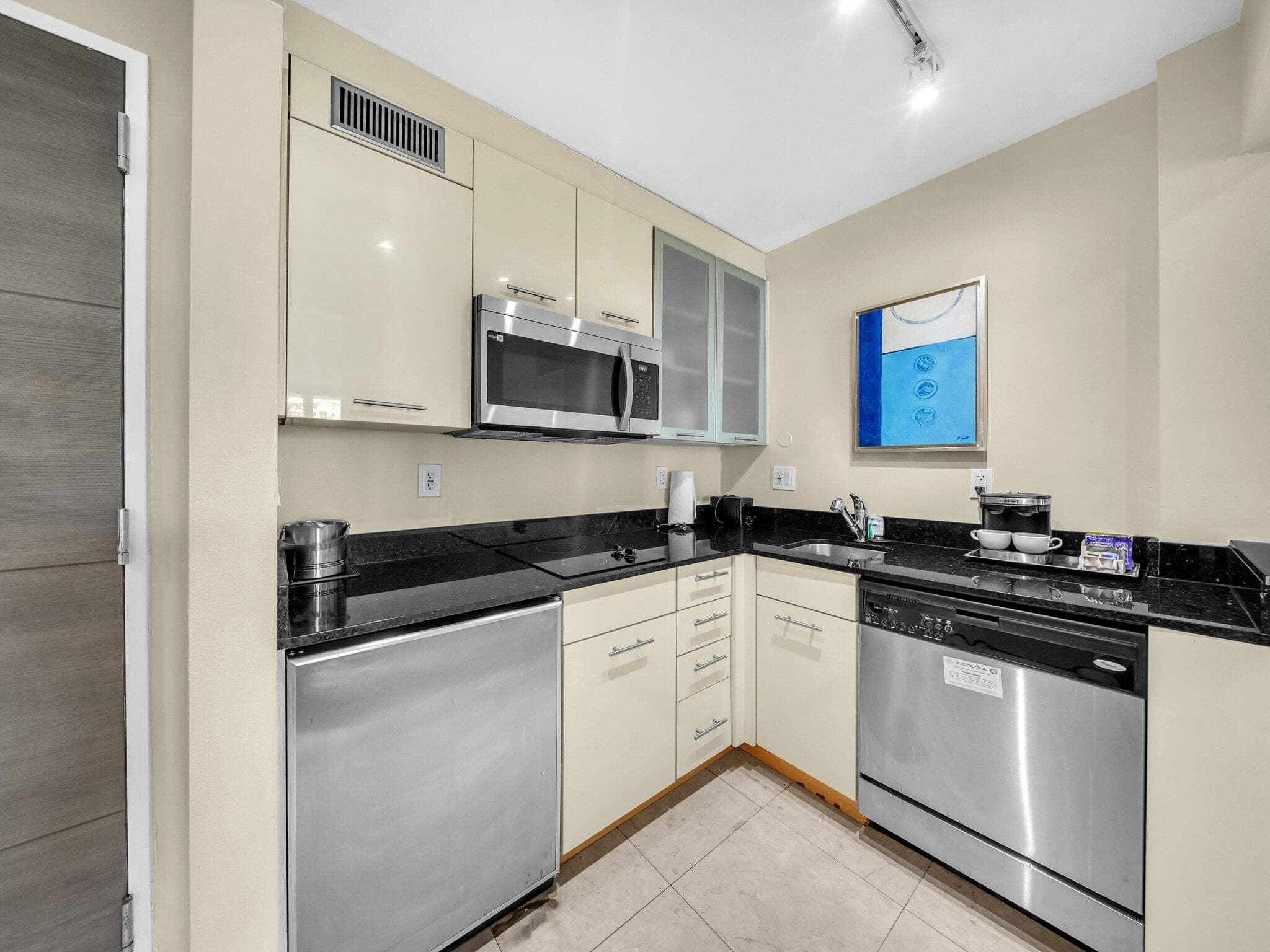 2670 E Sunrise Boulevard 319, Fort Lauderdale, FL 33304 — photo 4 of 29