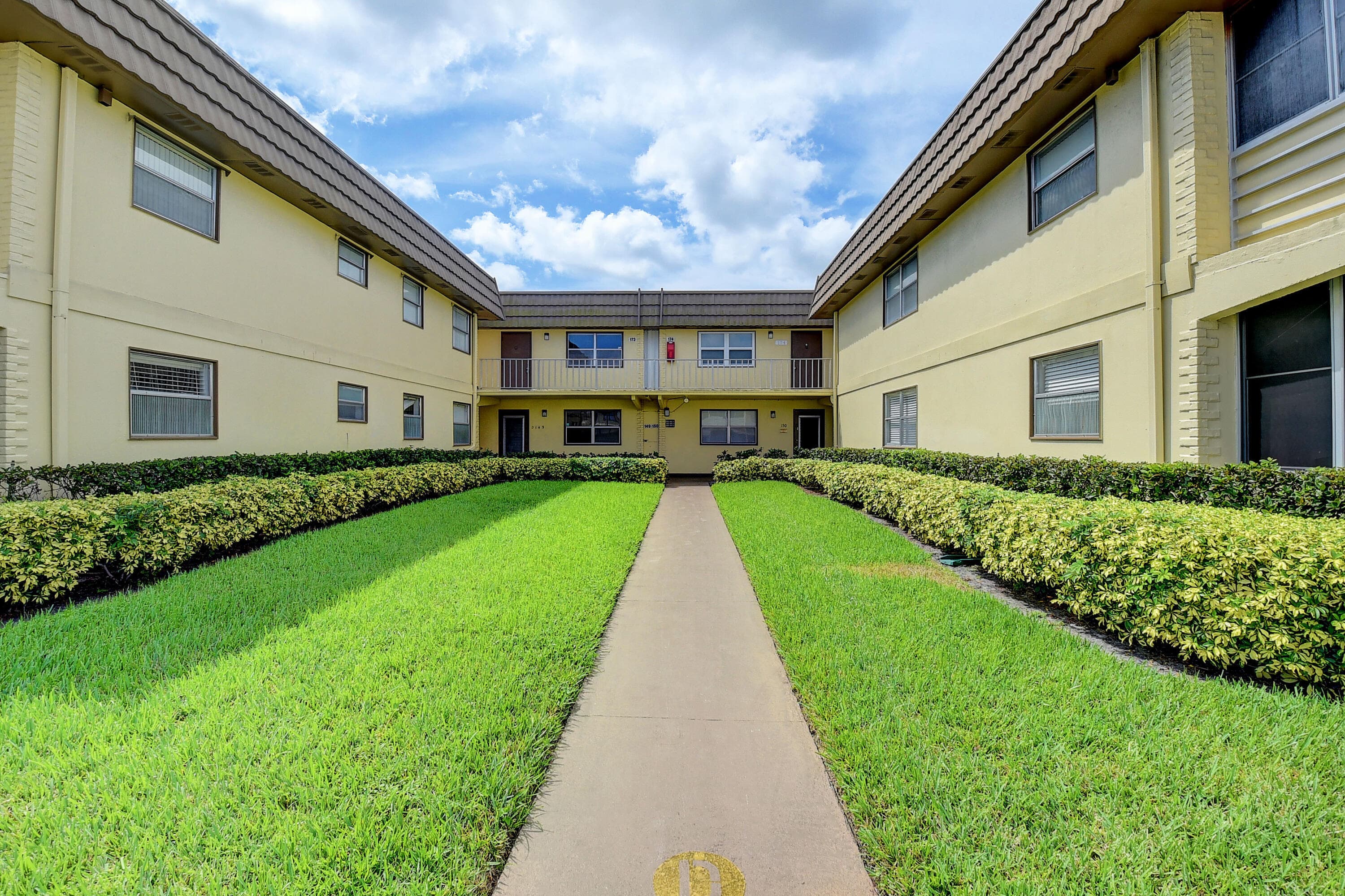 151 Saxony D, Delray Beach, FL 33446 — photo 2 of 43