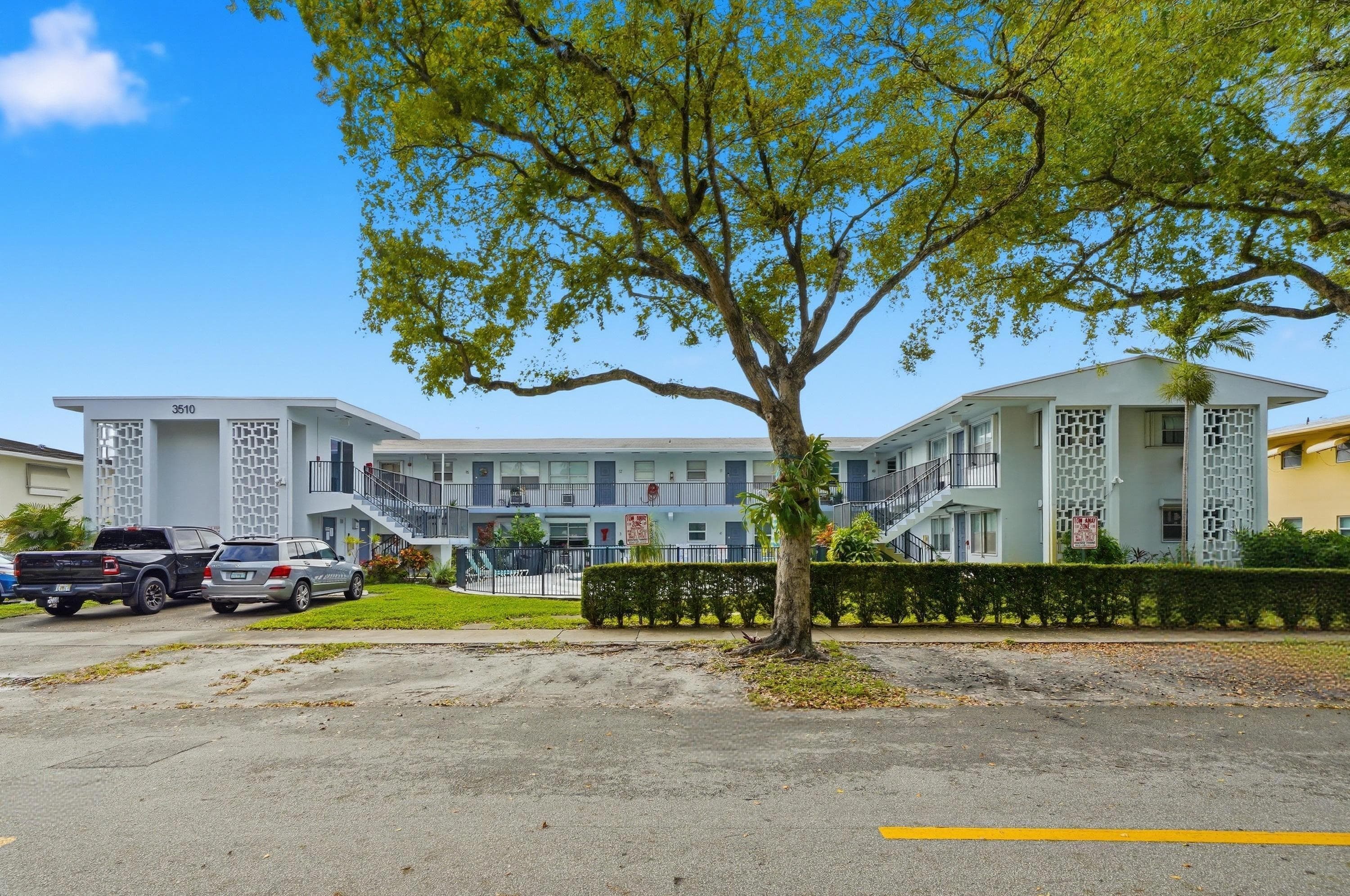 3510 Harrison Street 4, Hollywood, FL 33021 — photo 1 of 31