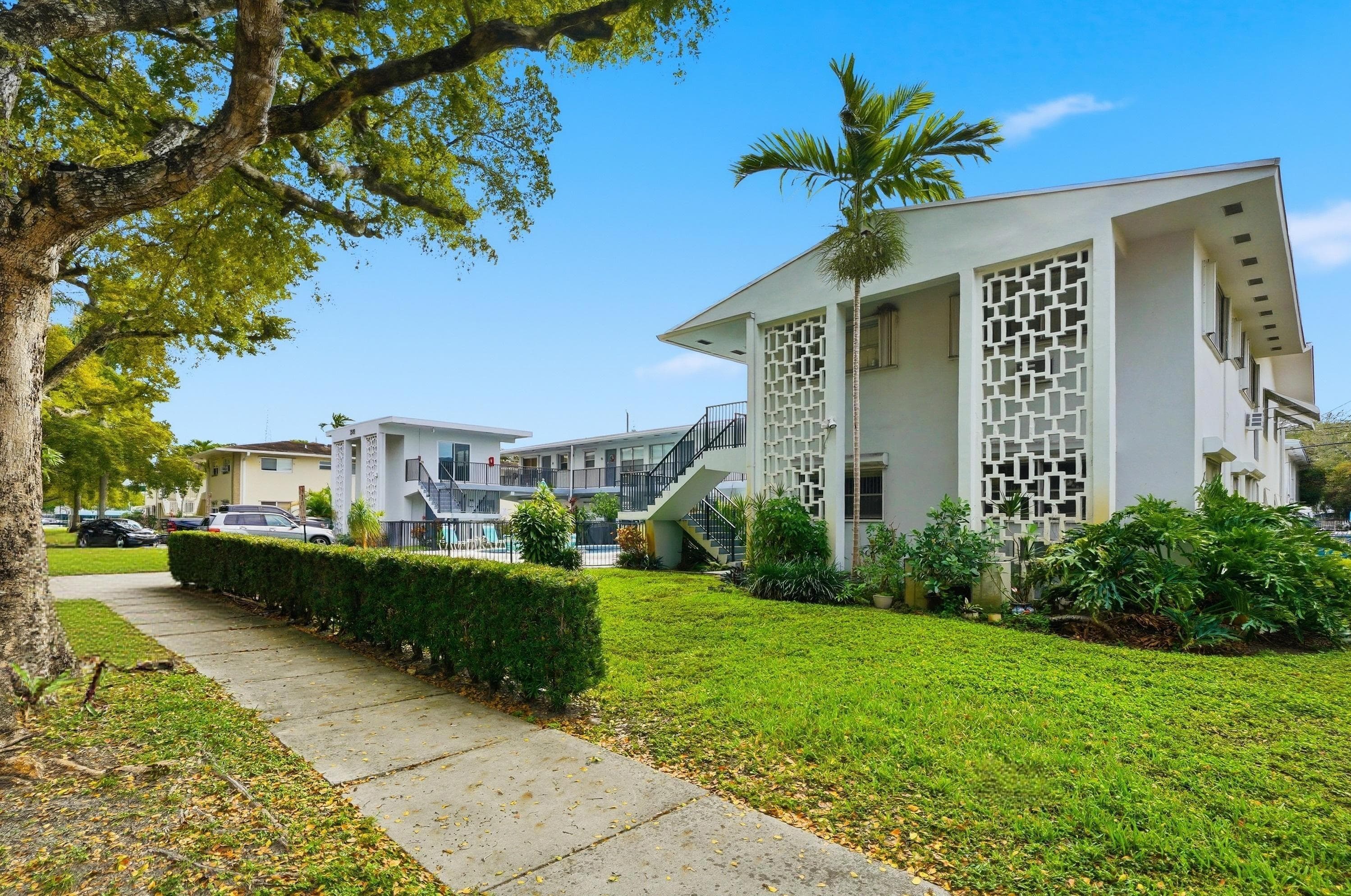 3510 Harrison Street 4, Hollywood, FL 33021 — photo 2 of 31