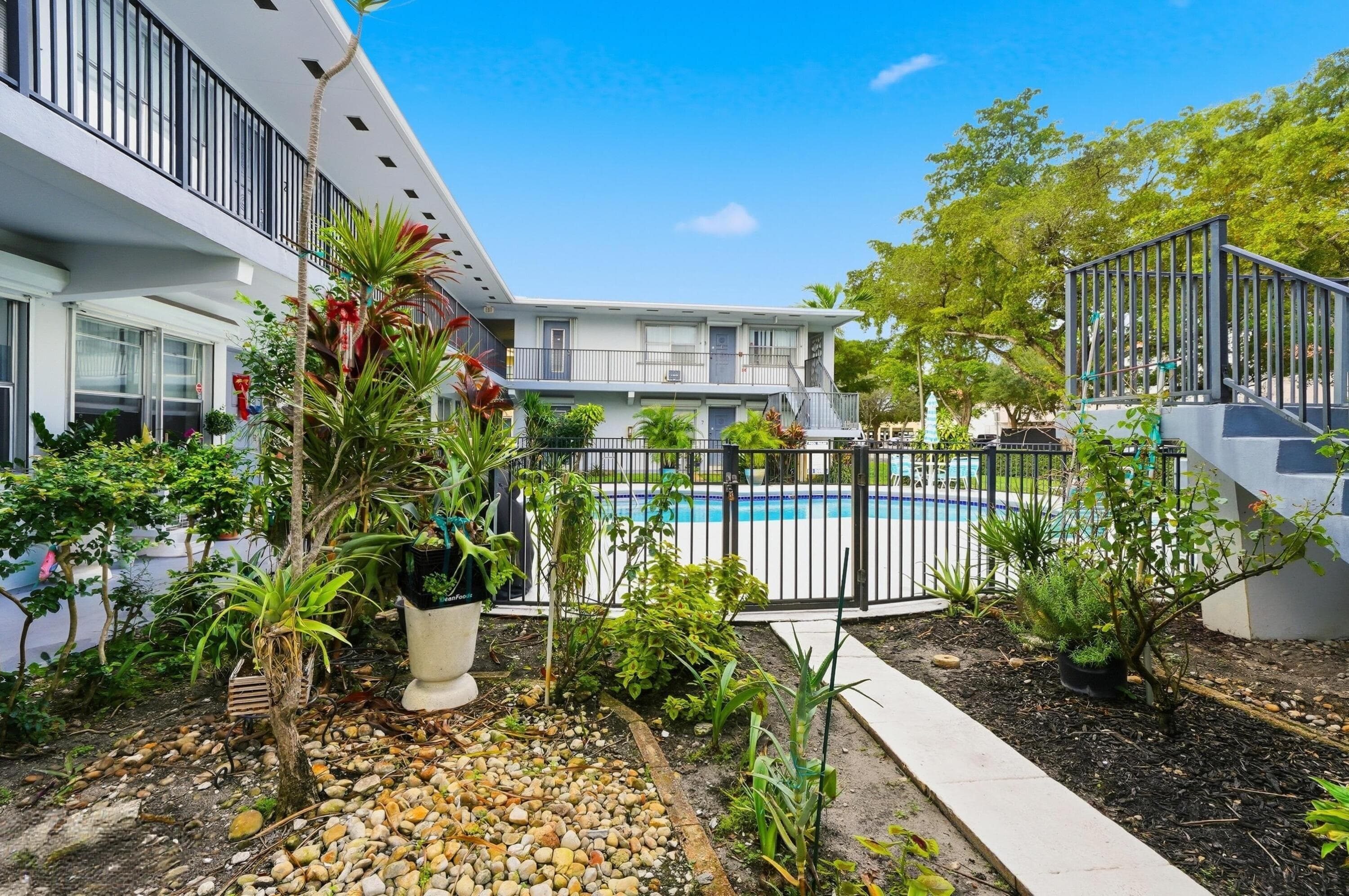 3510 Harrison Street 4, Hollywood, FL 33021 — photo 3 of 31