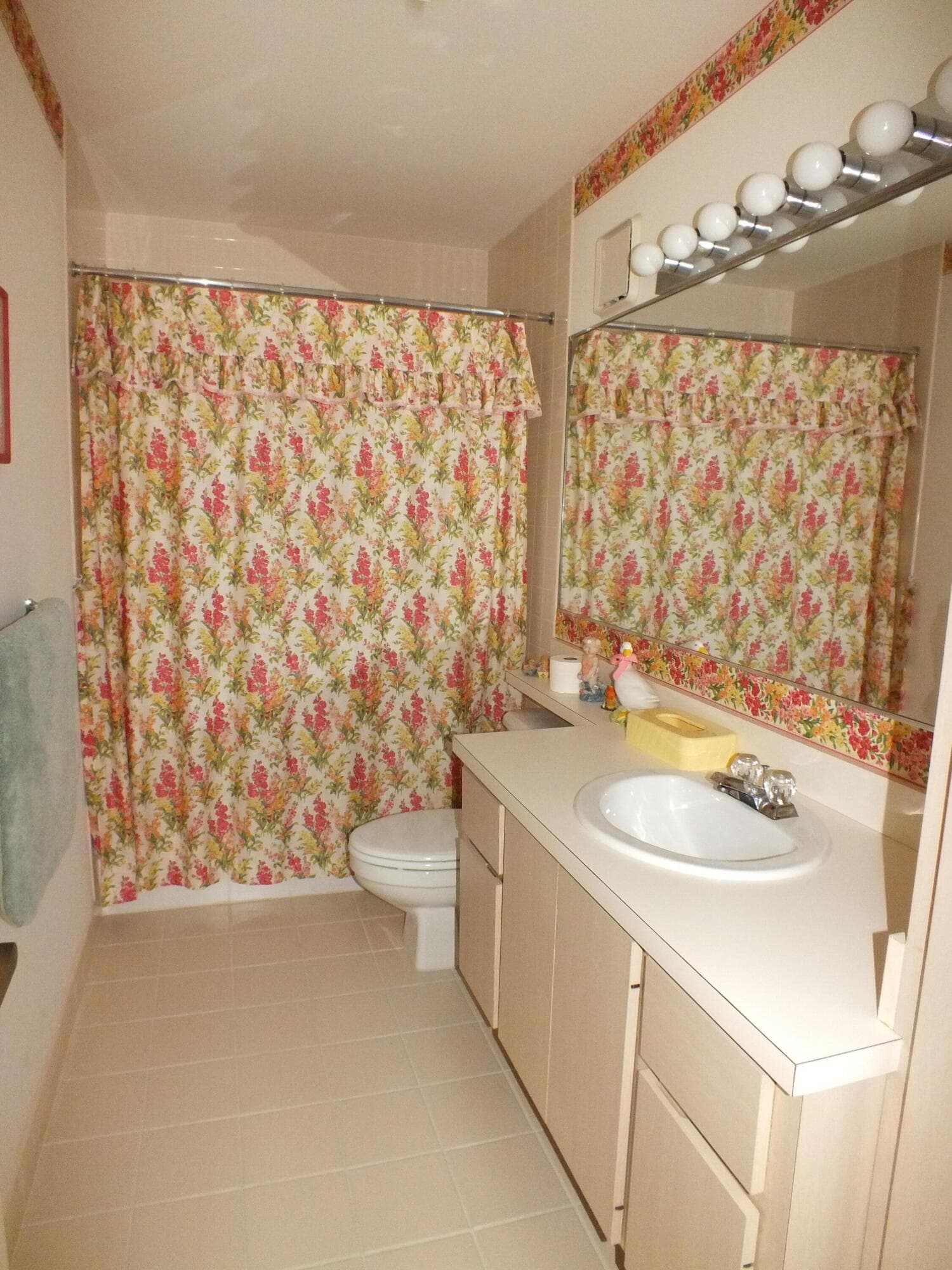 36 Danbury Court B, Royal Palm Beach, FL 33411 — photo 21 of 27