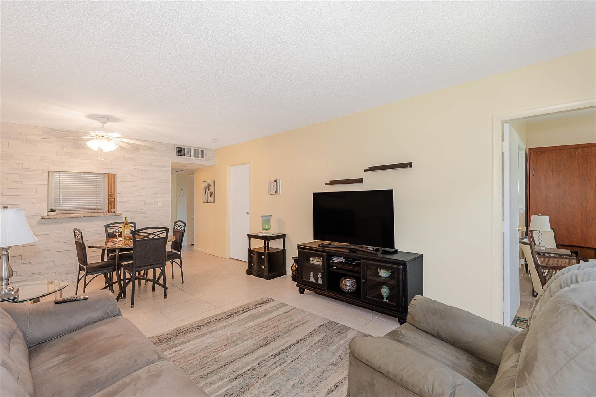 3431 NW 50th Avenue 104, Lauderdale Lakes, FL 33319 — photo 9 of 34
