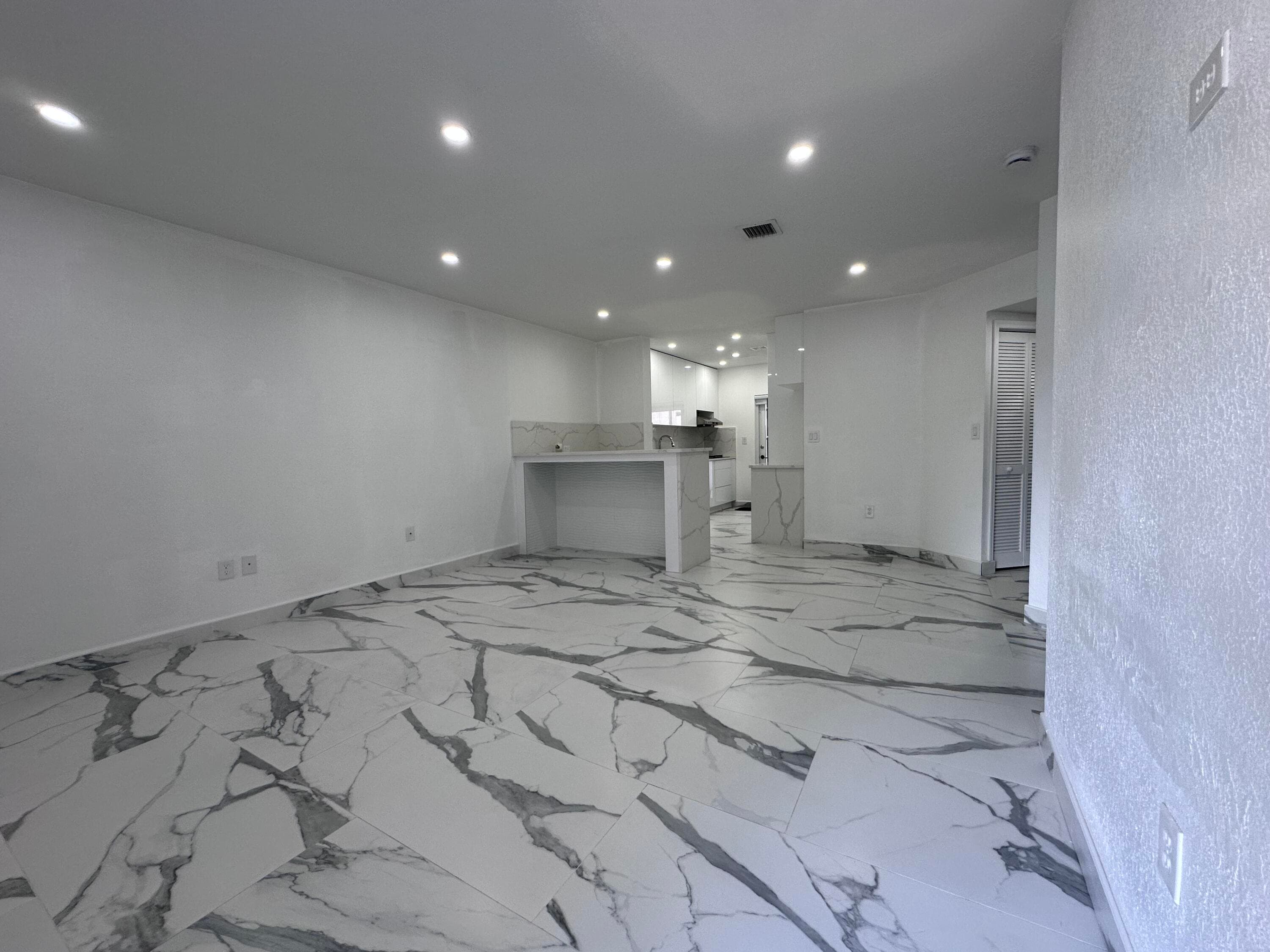 300 E 4th Street 103, Hialeah, FL 33010 — photo 7 of 27