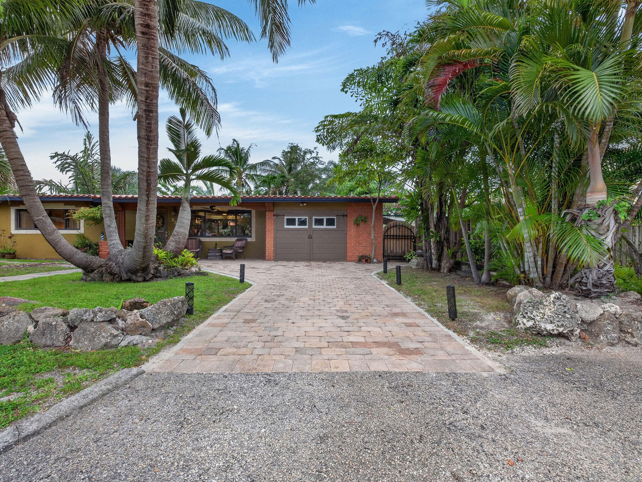 949 NE 25th Avenue, Pompano Beach, FL 33062 — photo 3 of 85