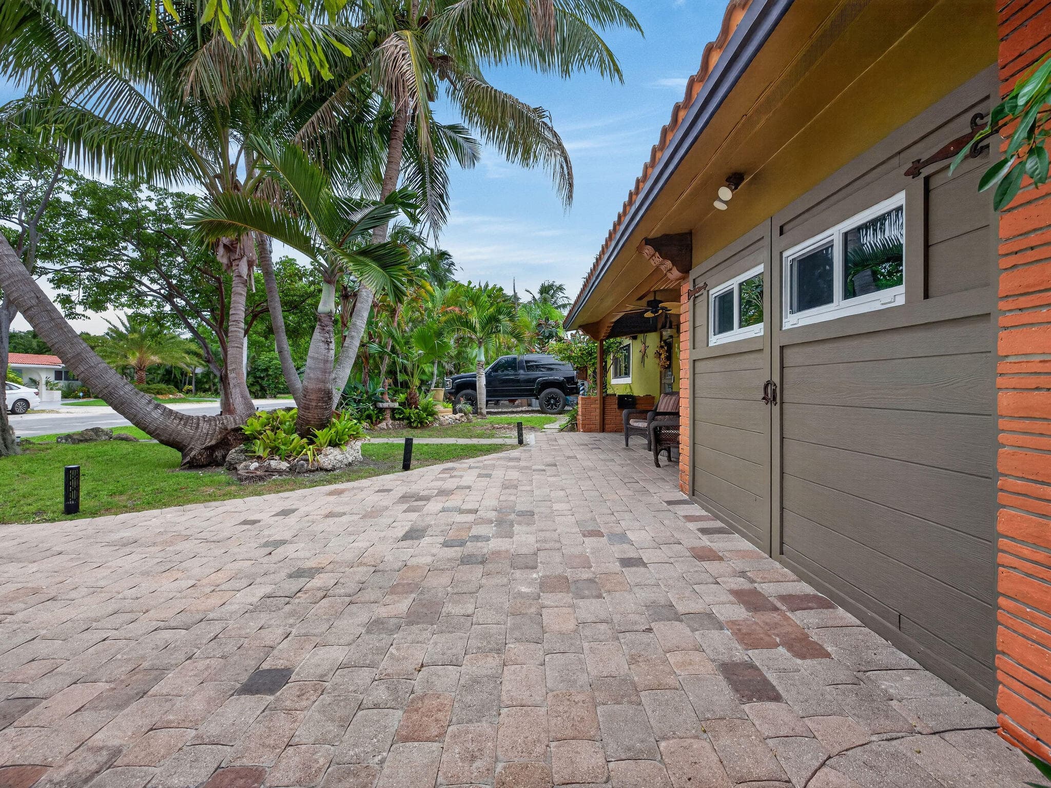 949 NE 25th Avenue, Pompano Beach, FL 33062 — photo 5 of 85