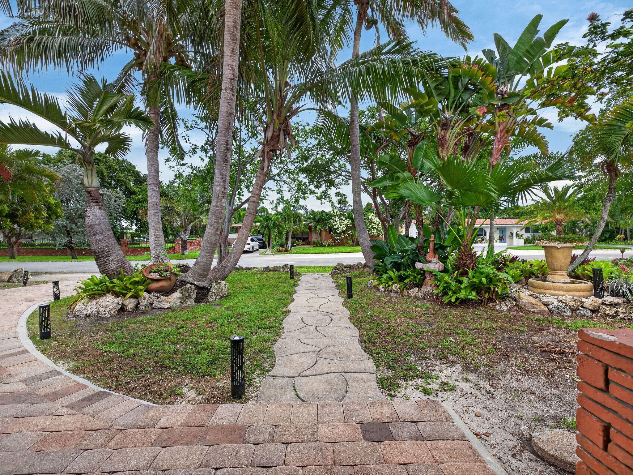 949 NE 25th Avenue, Pompano Beach, FL 33062 — photo 8 of 85