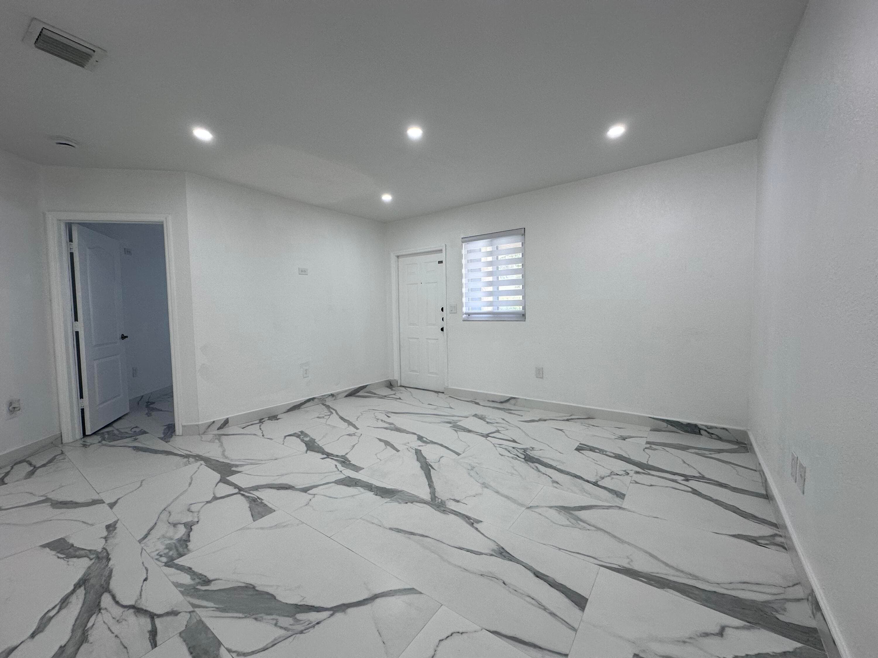 300 E 4th Street 103, Hialeah, FL 33010 — photo 12 of 27