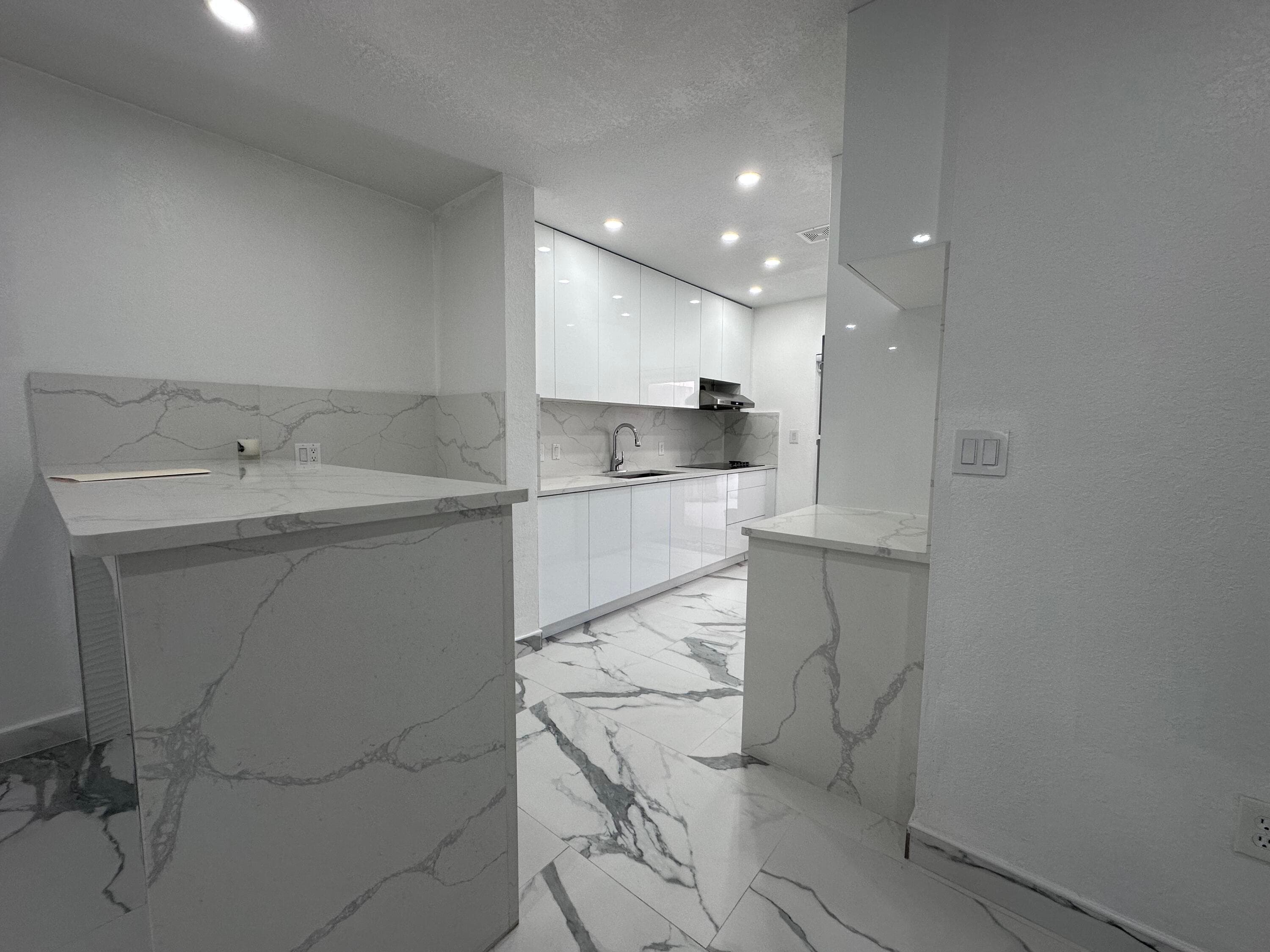 300 E 4th Street 103, Hialeah, FL 33010 — photo 14 of 27