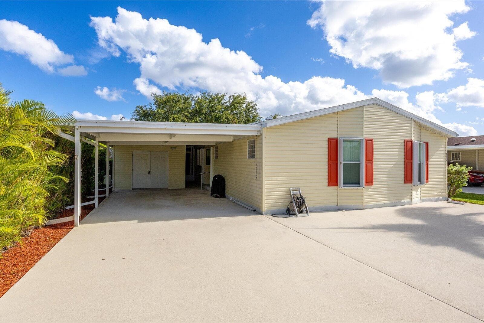 7654 Red Crossbill Court, Port St. Lucie, FL 34952 — photo 2 of 50