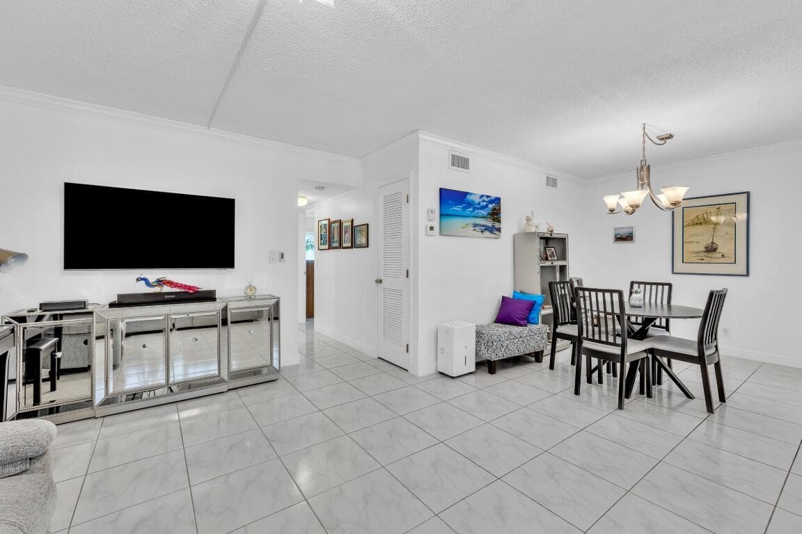 580 Egret Drive 121, Hallandale Beach, FL 33009 — photo 4 of 42