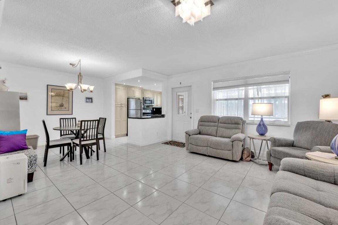 580 Egret Drive 121, Hallandale Beach, FL 33009 — photo 5 of 42