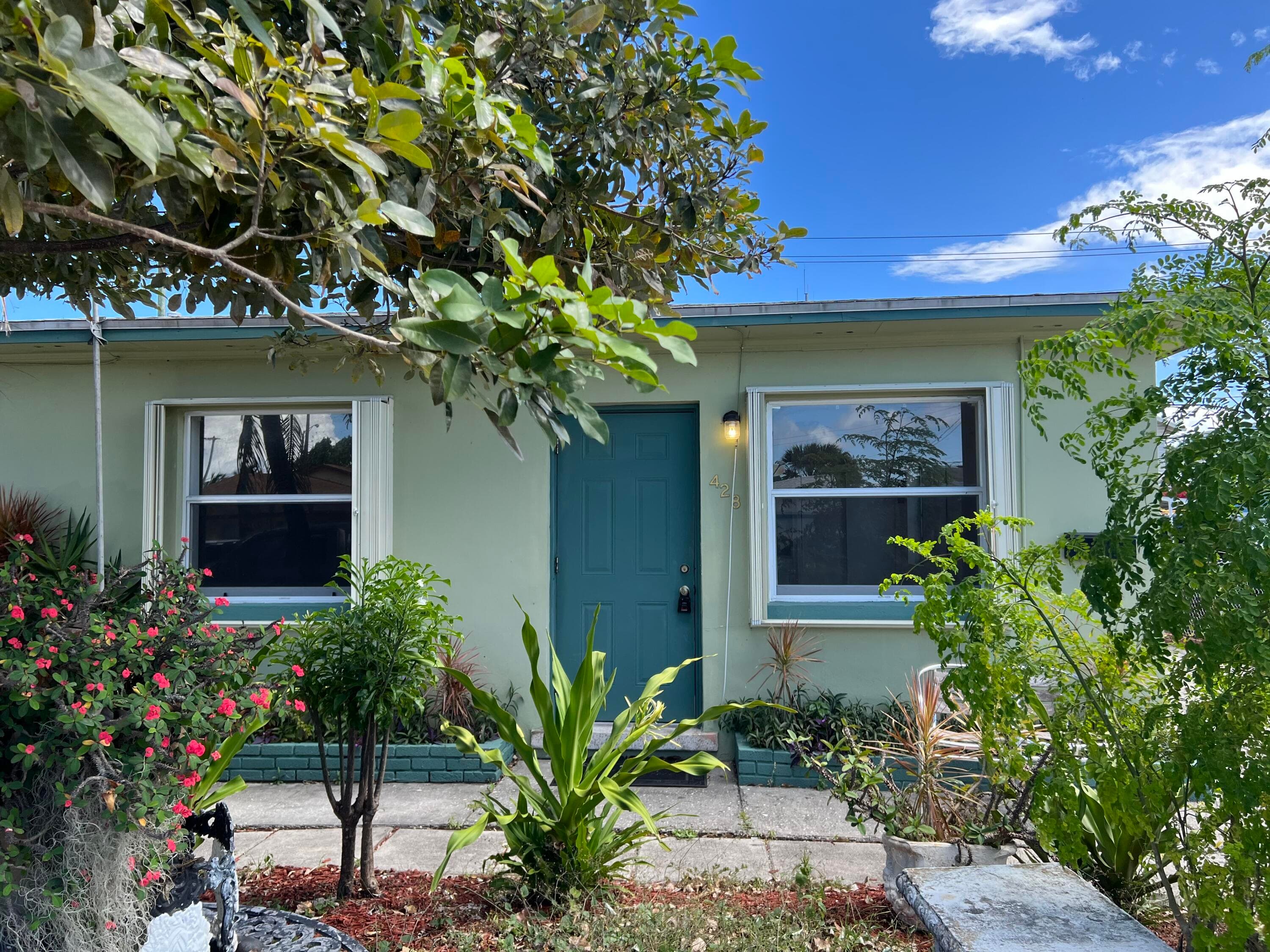 428 Malverne Road, West Palm Beach, FL 33405 — photo 3 of 42