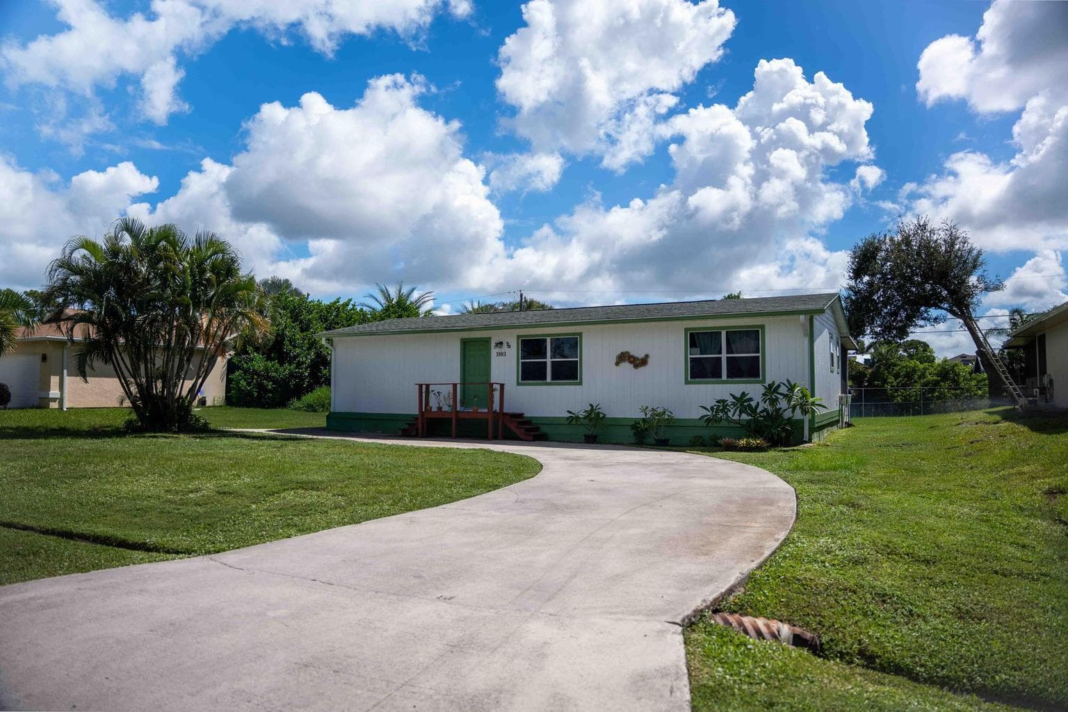 1881 SE Manth Lane, Port St. Lucie, FL 34983 — photo
