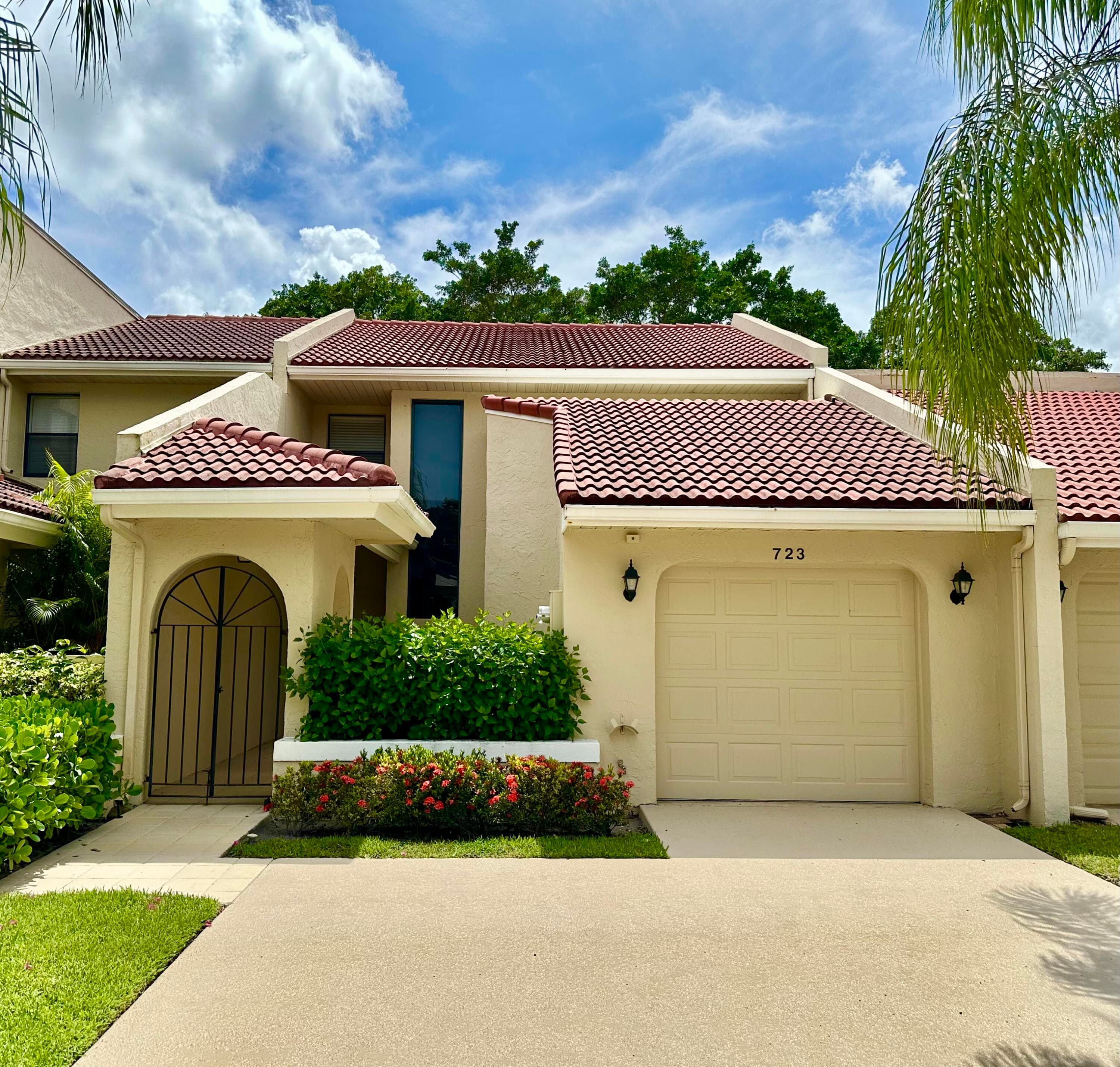 723 Windermere Way, Palm Beach Gardens, FL 33418 — photo 1 of 23