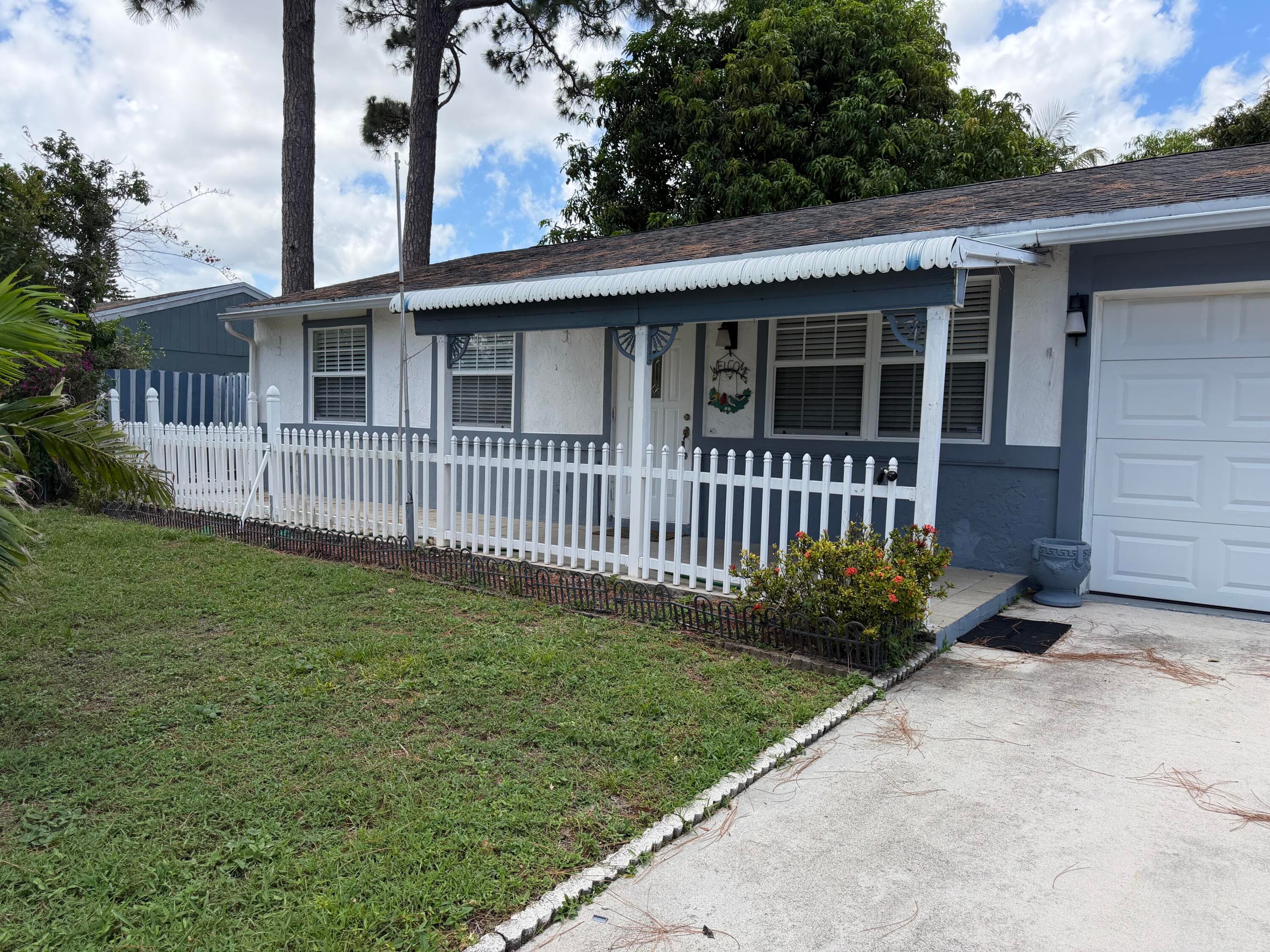 4655 Appaloosa Street, West Palm Beach, FL 33417 — photo 2 of 32