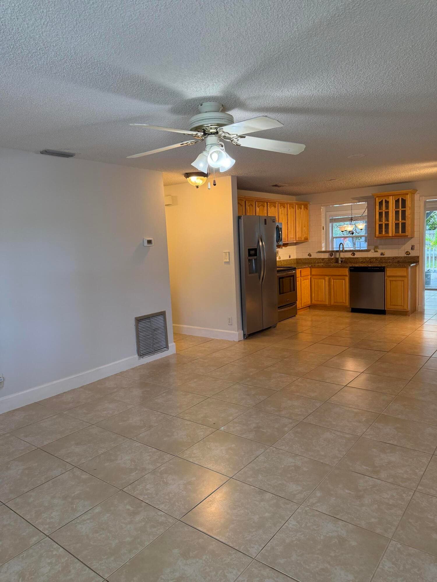 4655 Appaloosa Street, West Palm Beach, FL 33417 — photo 9 of 32