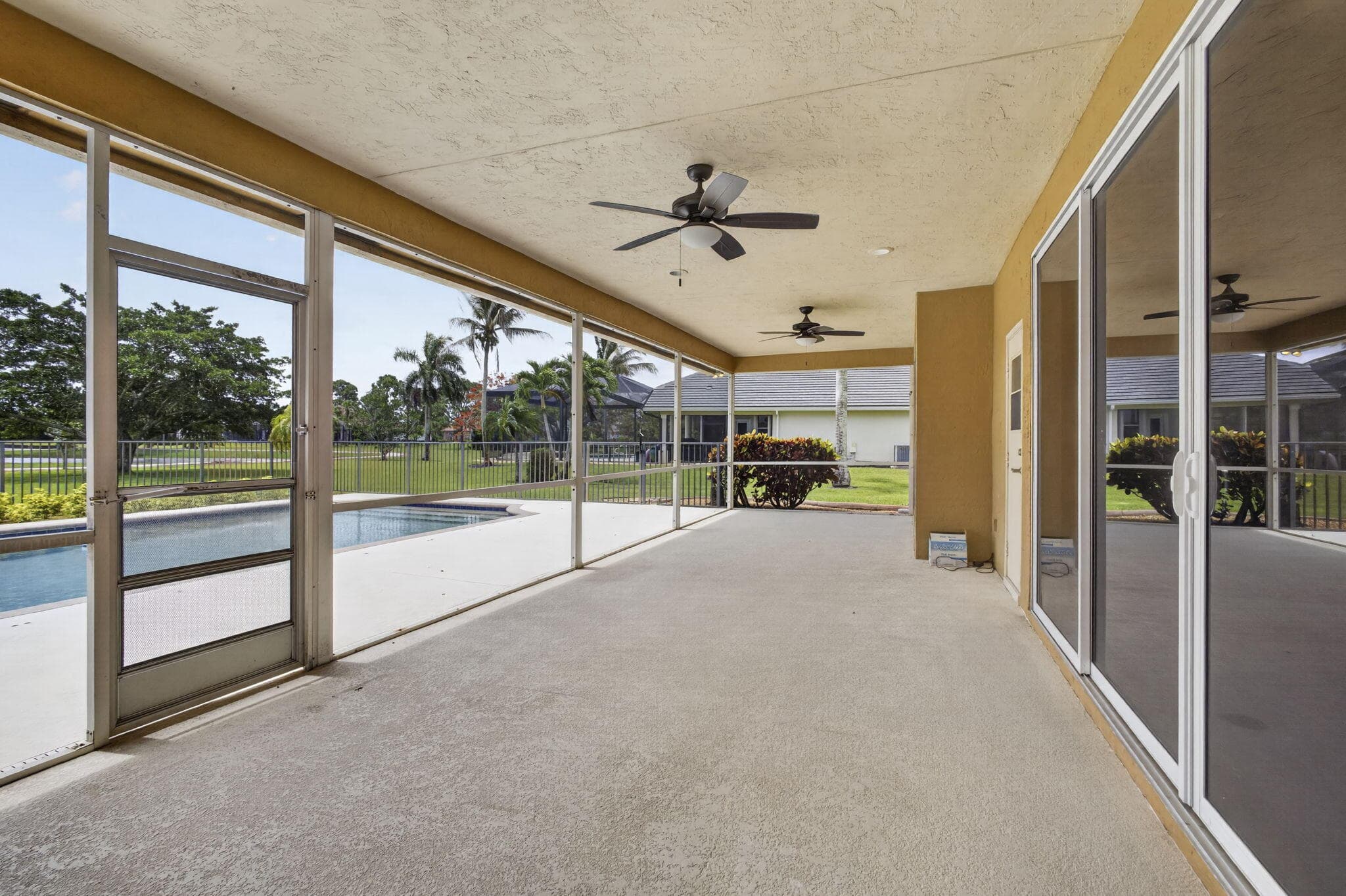 8030 Woodsmuir Drive, Palm Beach Gardens, FL 33412 — photo 32 of 77