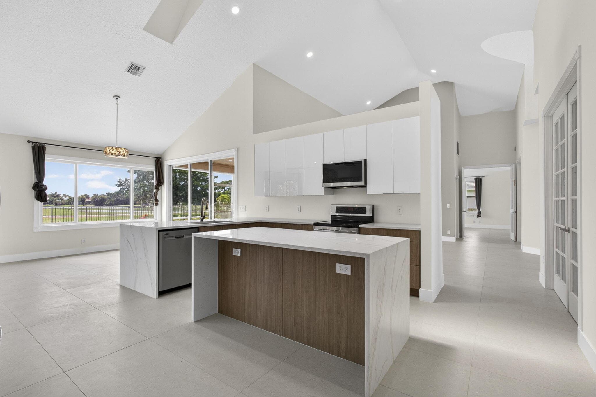 8030 Woodsmuir Drive, Palm Beach Gardens, FL 33412 — photo 18 of 77