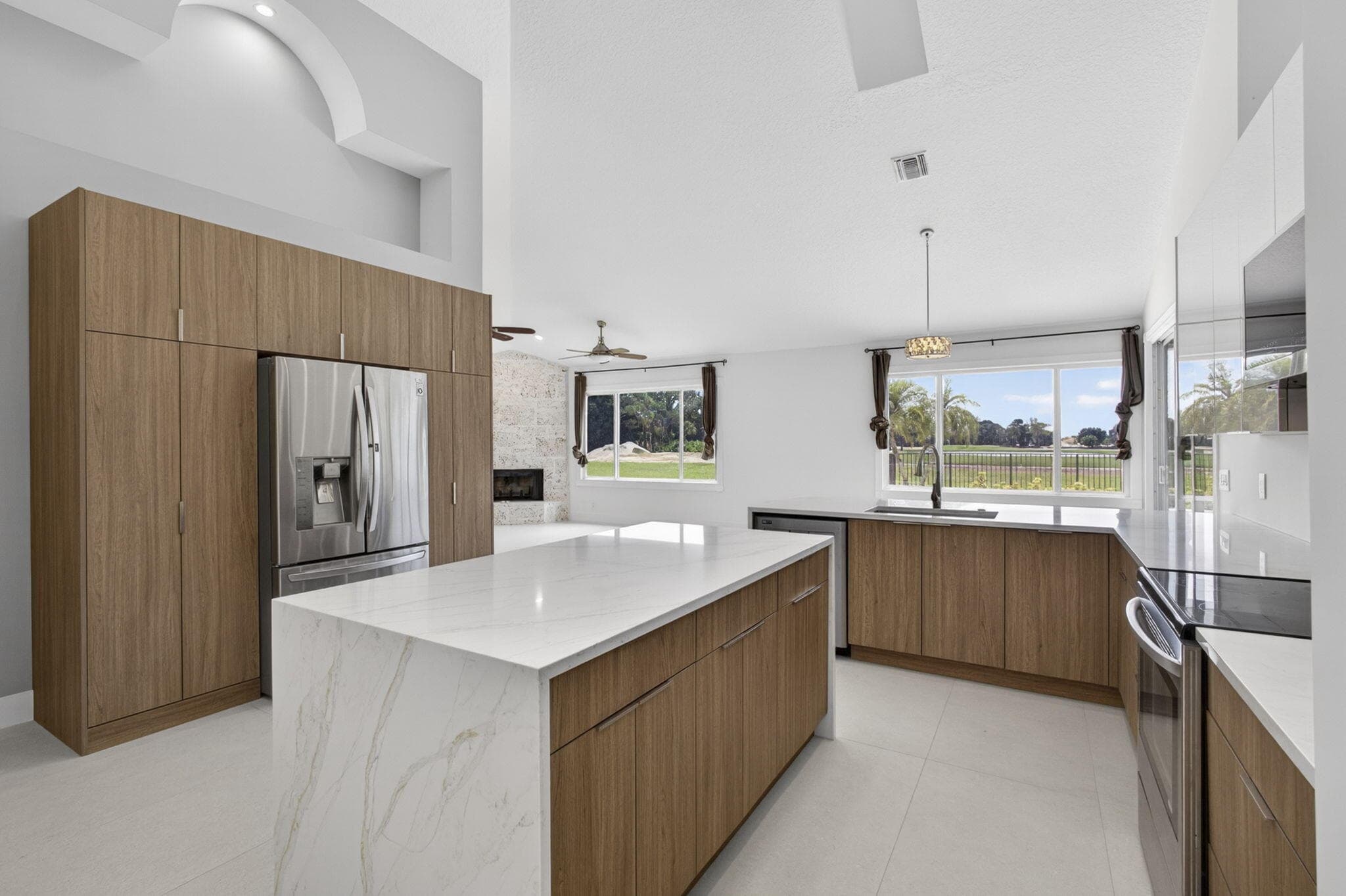 8030 Woodsmuir Drive, Palm Beach Gardens, FL 33412 — photo 15 of 77