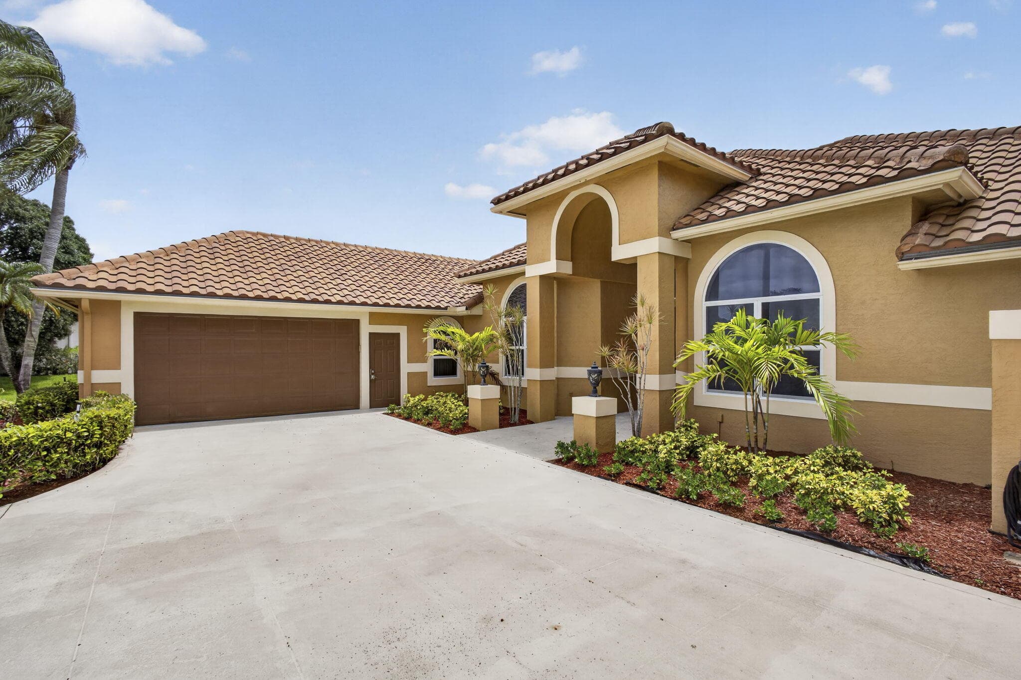 8030 Woodsmuir Drive, Palm Beach Gardens, FL 33412 — photo 9 of 77