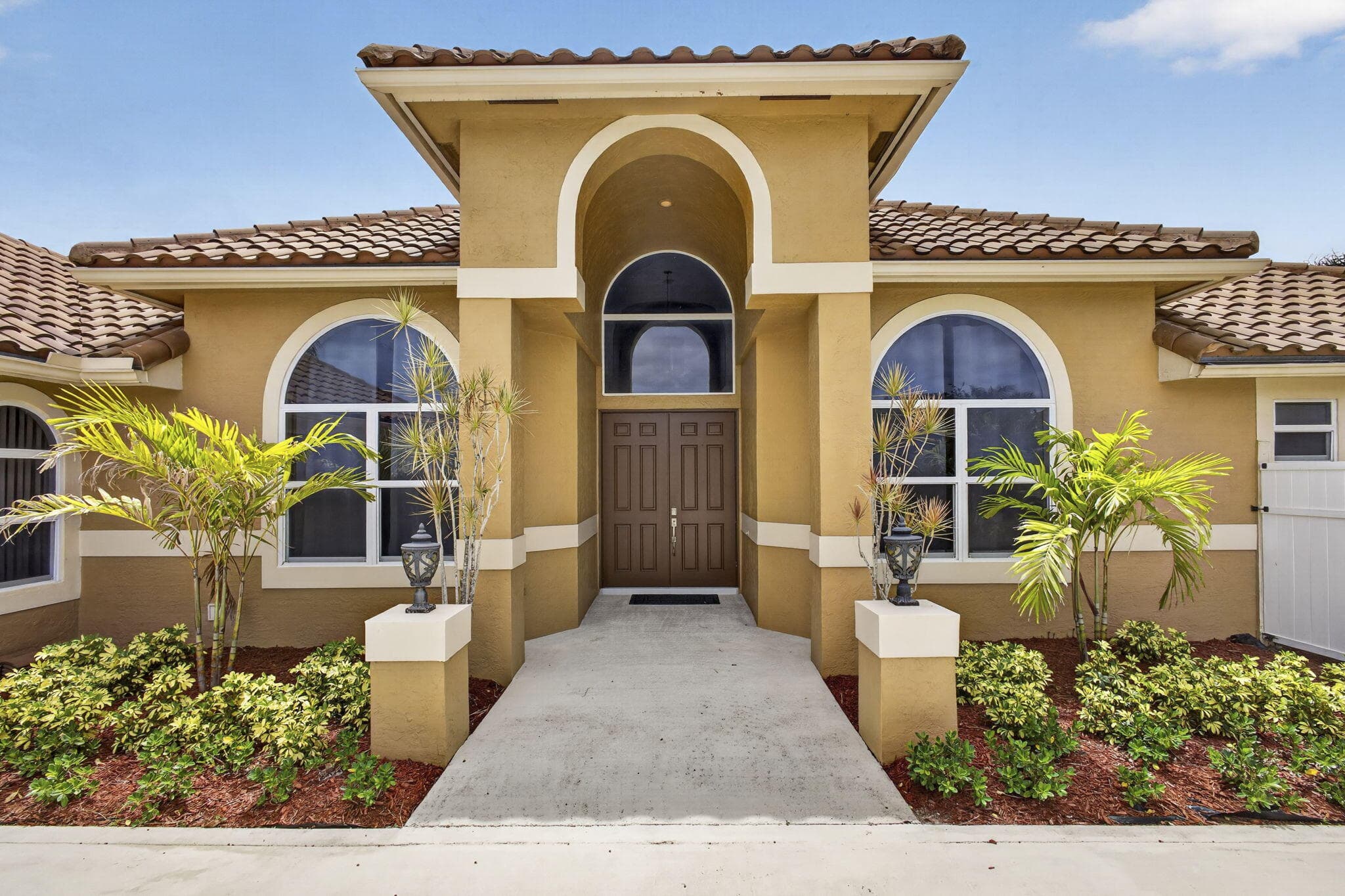 8030 Woodsmuir Drive, Palm Beach Gardens, FL 33412 — photo 4 of 77