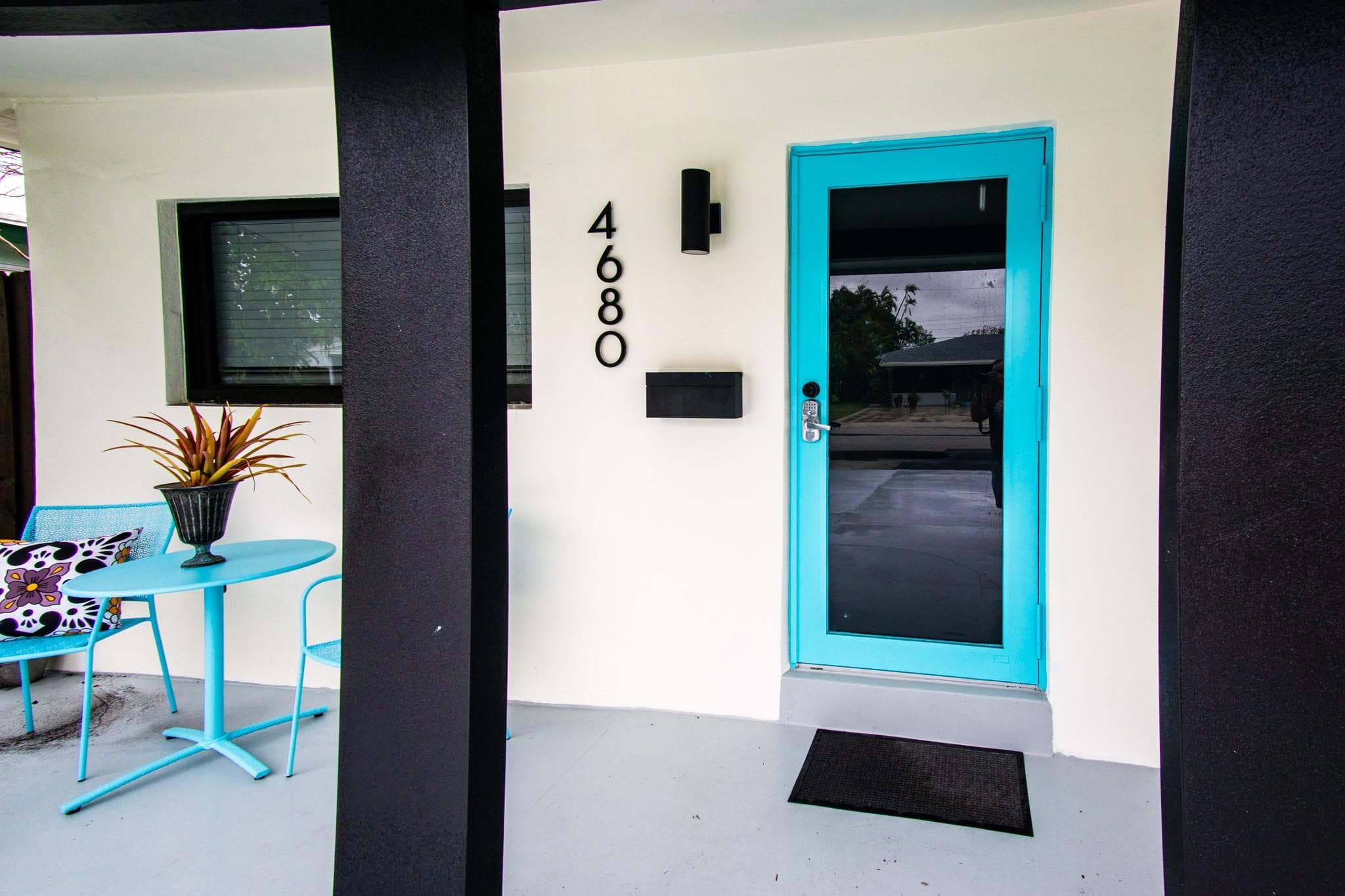 4680 NE 5th Avenue, Oakland Park, FL 33334 — photo 1 of 26