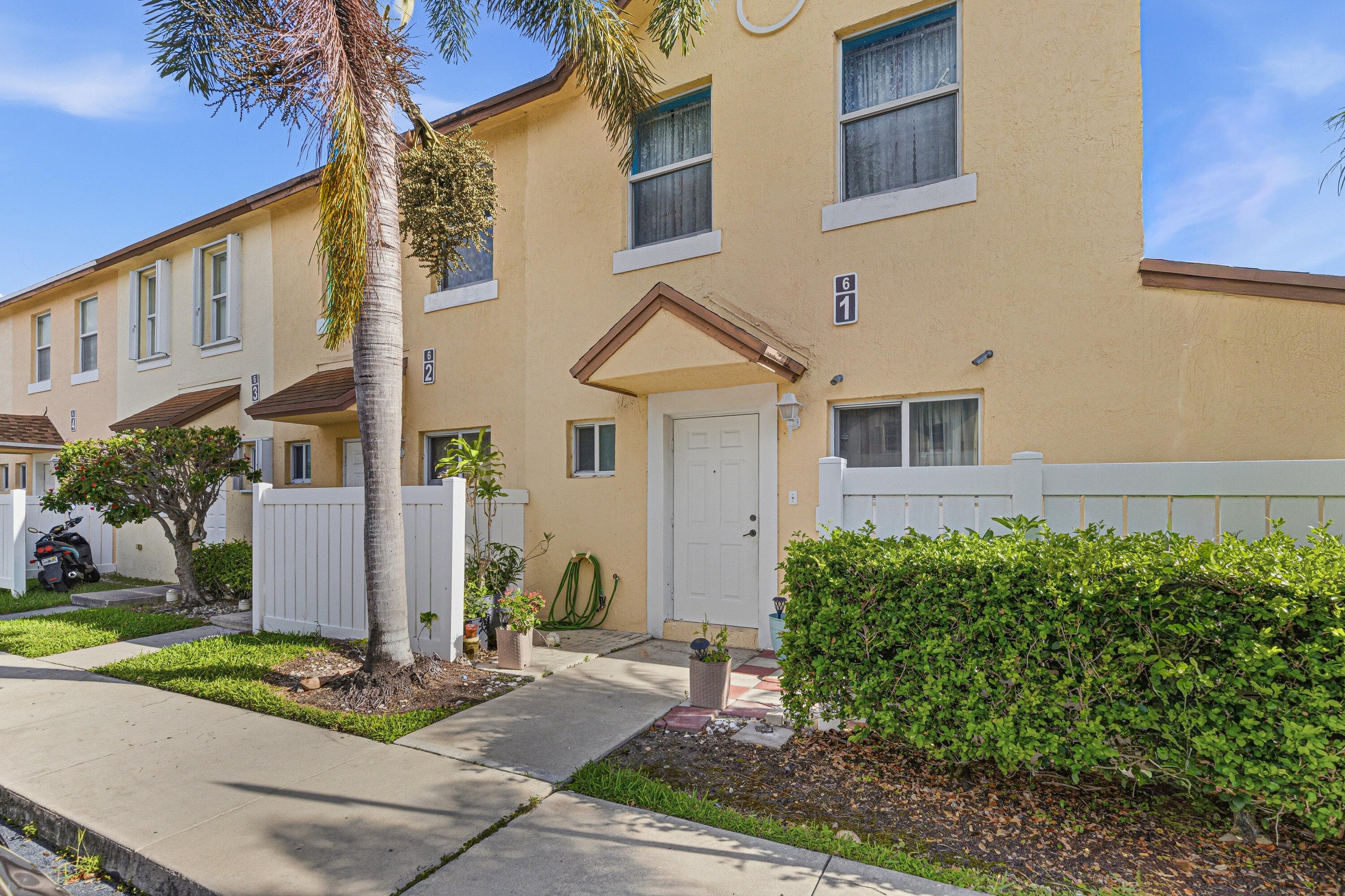 6631 Winfield Boulevard 1-6, Margate, FL 33063 — photo 1 of 27