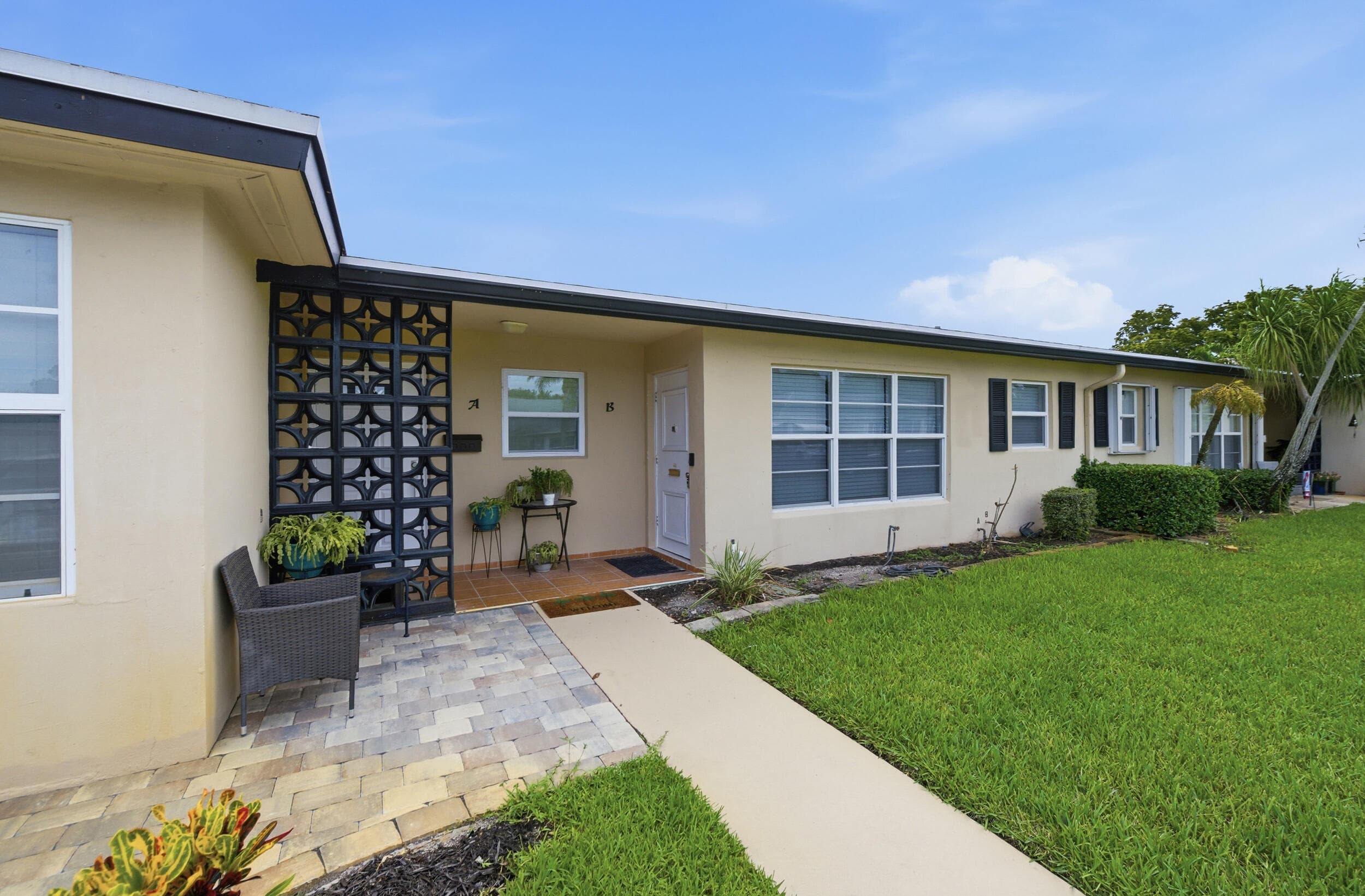 955 Circle Drive B, Delray Beach, FL 33445 — photo 2 of 19