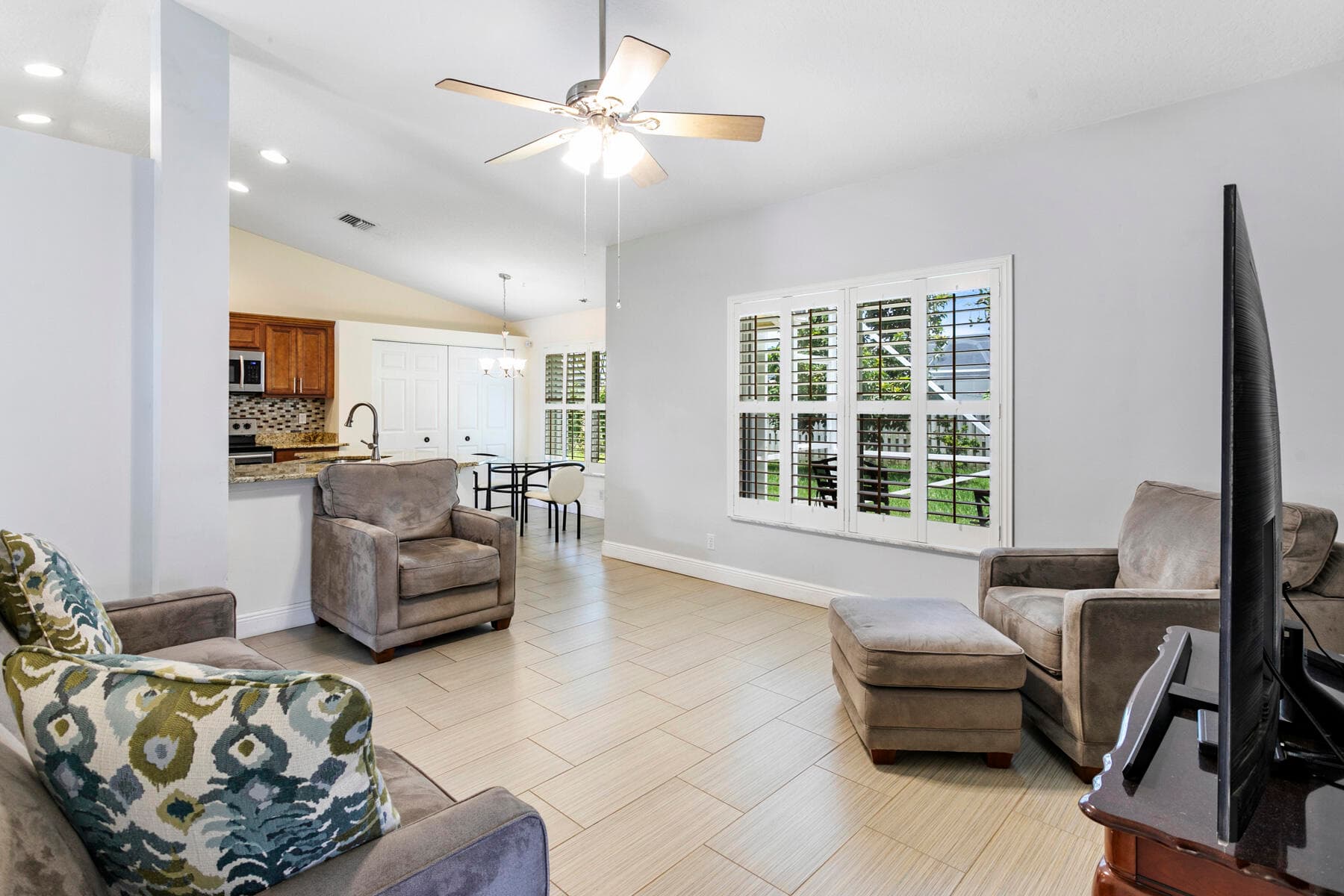 106 Venetian Lane, Royal Palm Beach, FL 33411 — photo 10 of 26