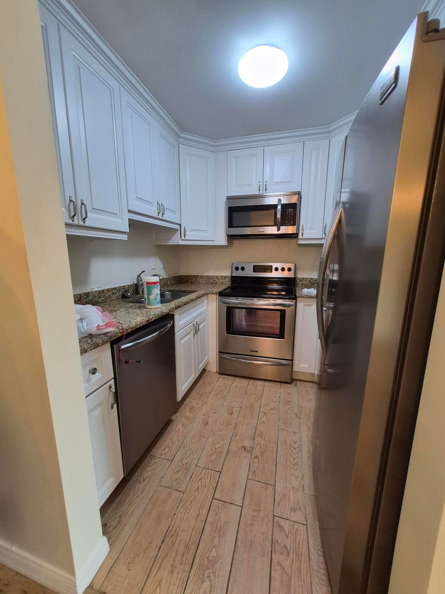 27 Easthampton B, West Palm Beach, FL 33417 — photo 1 of 8