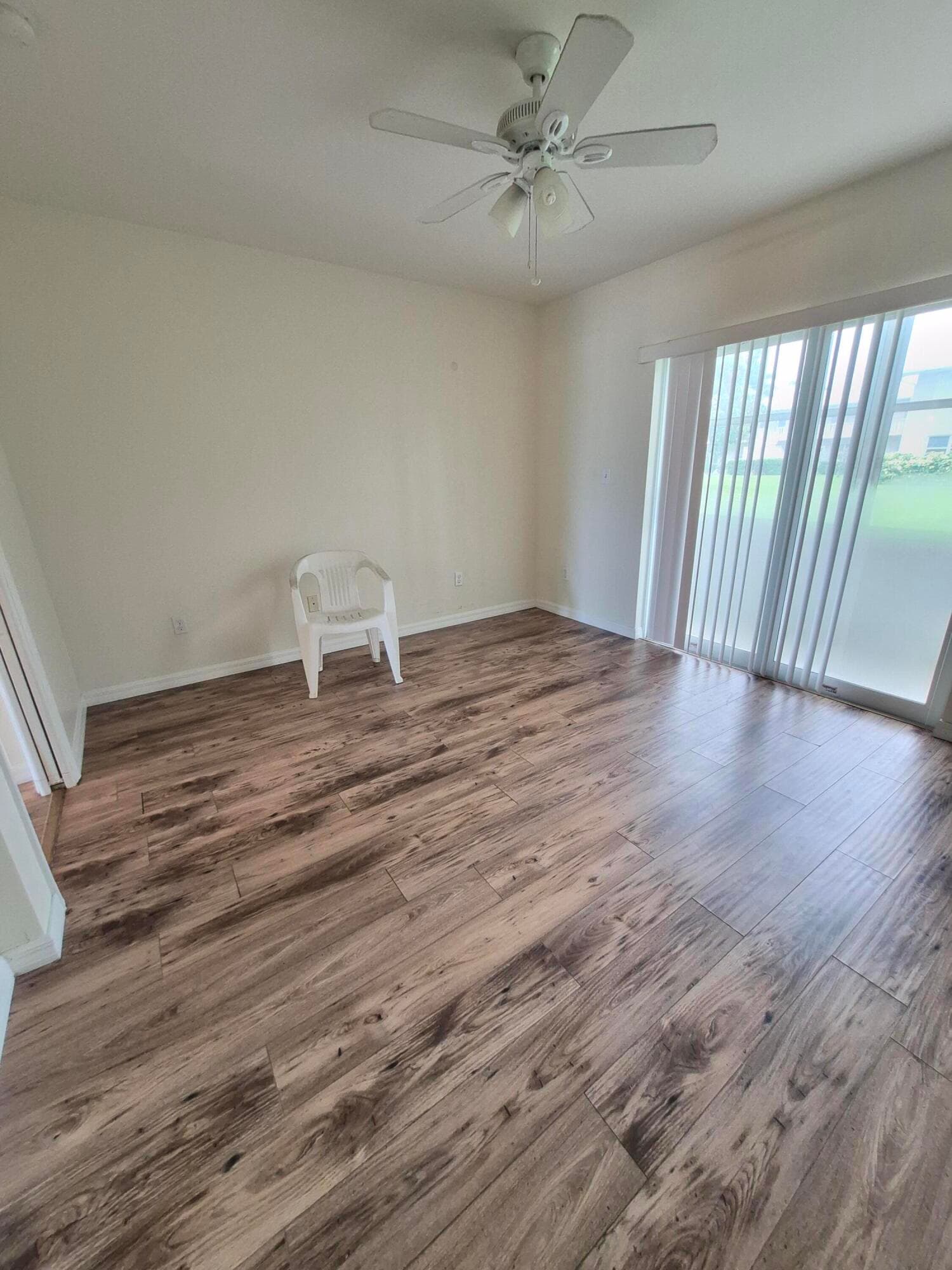 27 Easthampton B, West Palm Beach, FL 33417 — photo 4 of 8