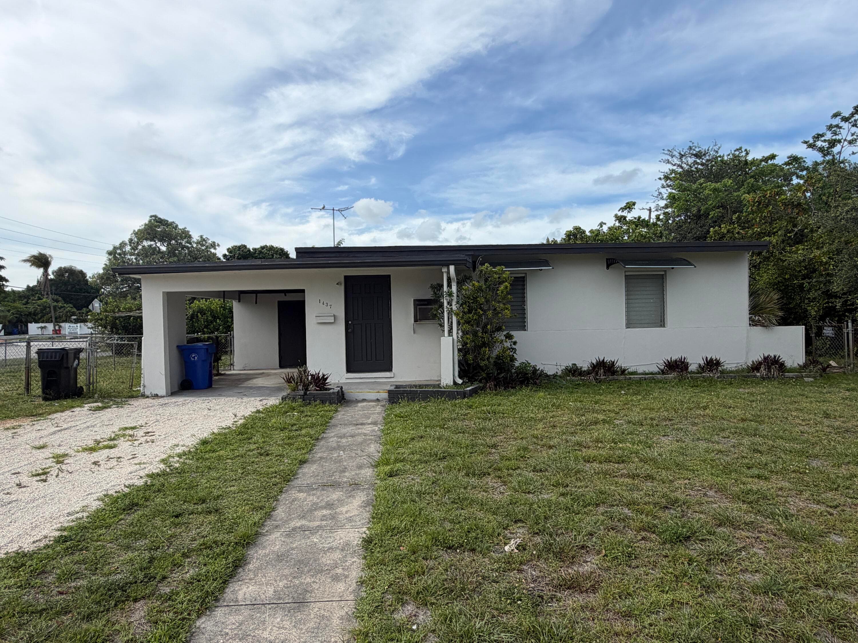 1437 NW 10th Place, Fort Lauderdale, FL 33311 — photo 1 of 15
